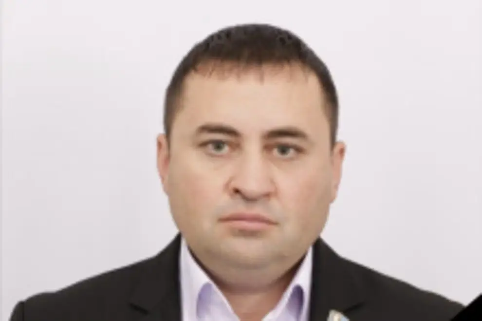 Político pró-Putin morre ao cair da janela do terceiro andar