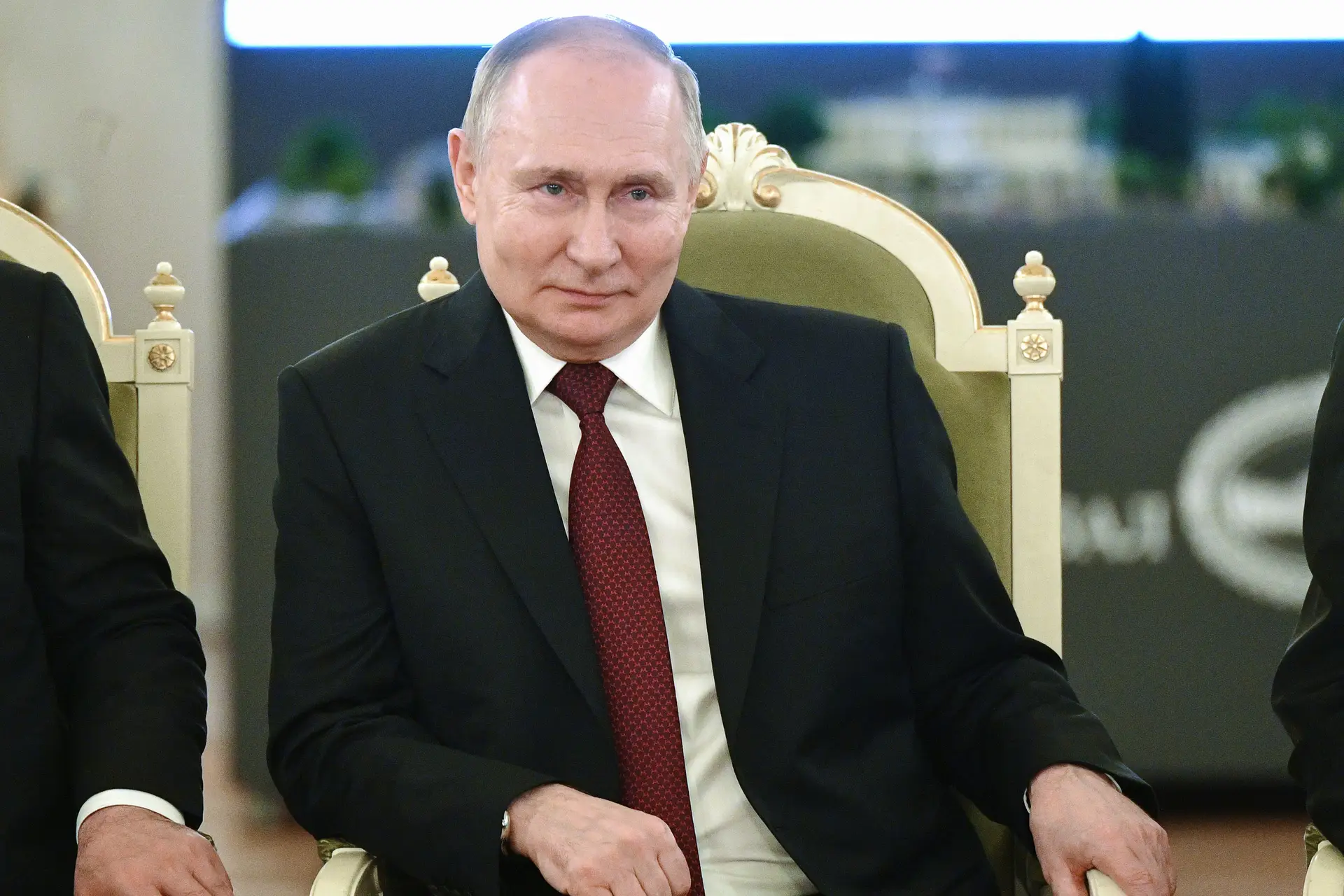 Guerra na Ucrânia: Putin garante que a Rússia nunca recuará