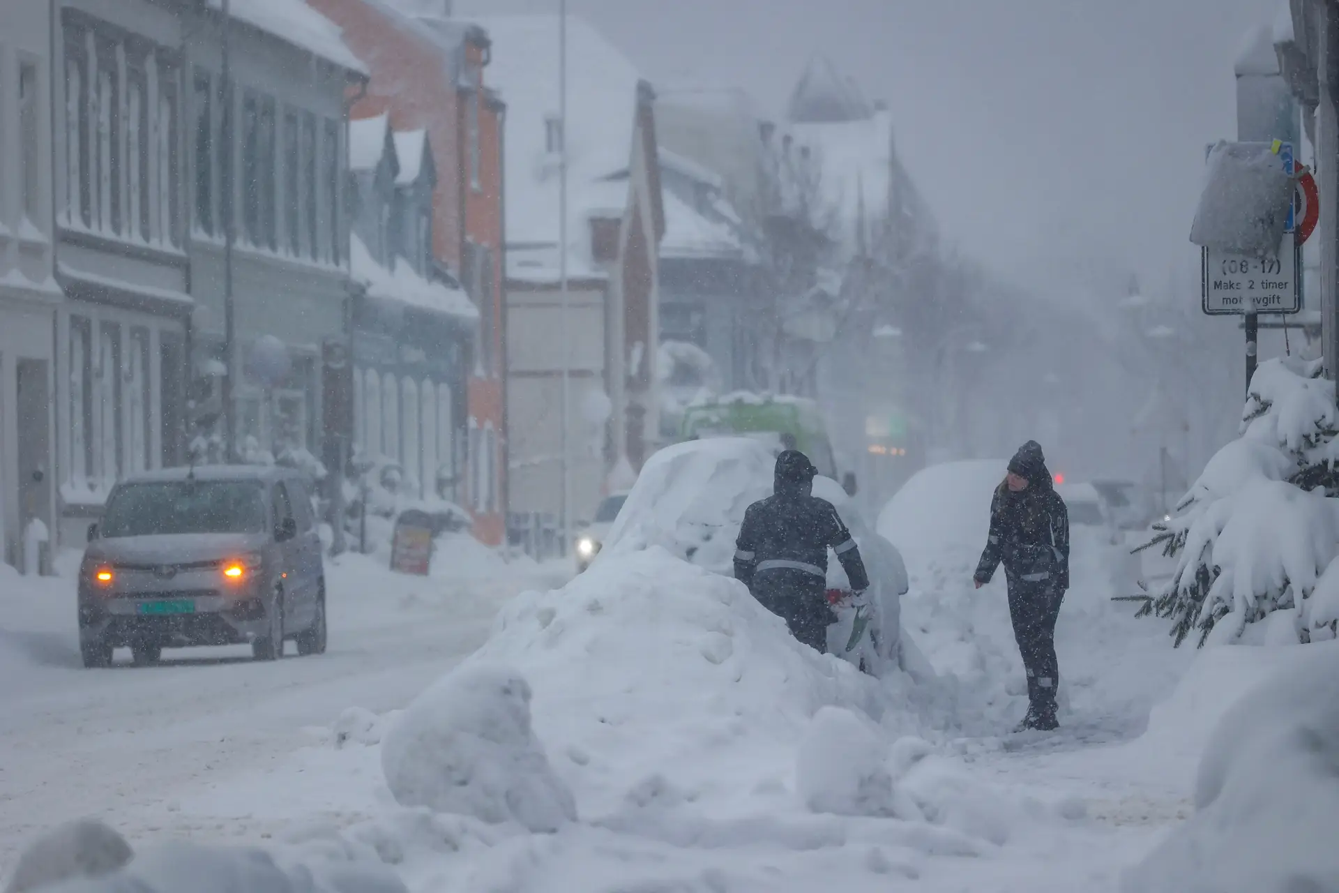 Países nórdicos enfrentam frio extremo (e casas ficam sem eletricidade) -  SIC Notícias