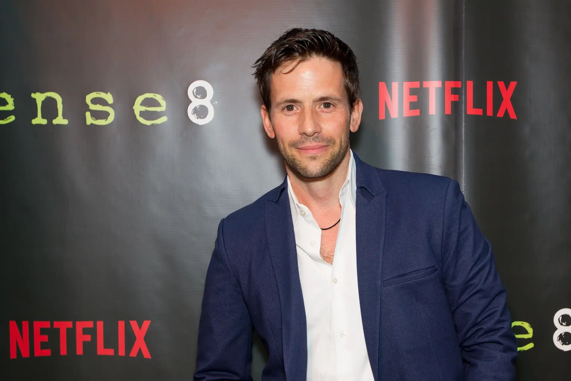 Ator Christian Oliver e filhas morrem em queda de avião