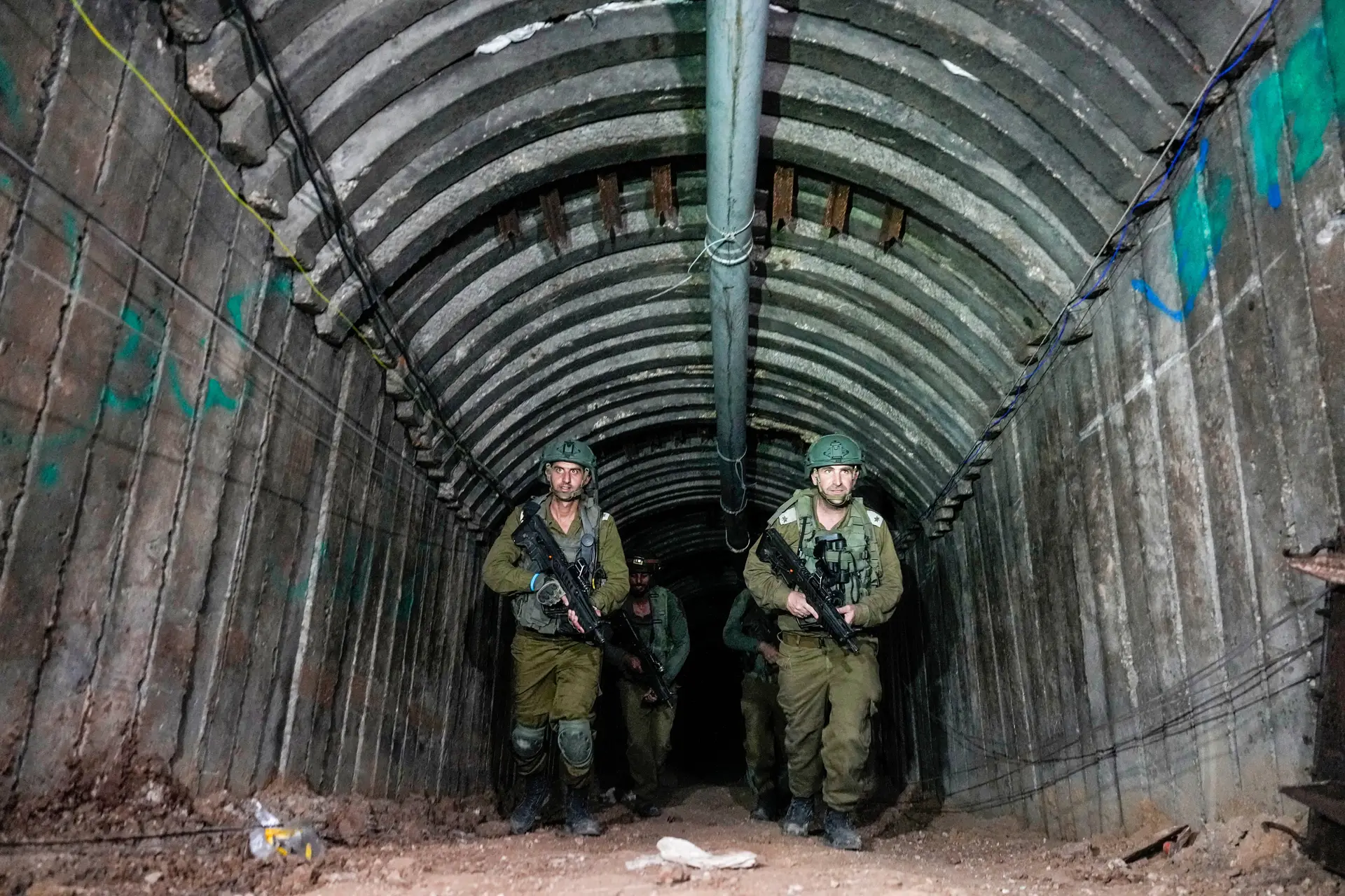 Israel inunda túneis do Hamas na Faixa de Gaza