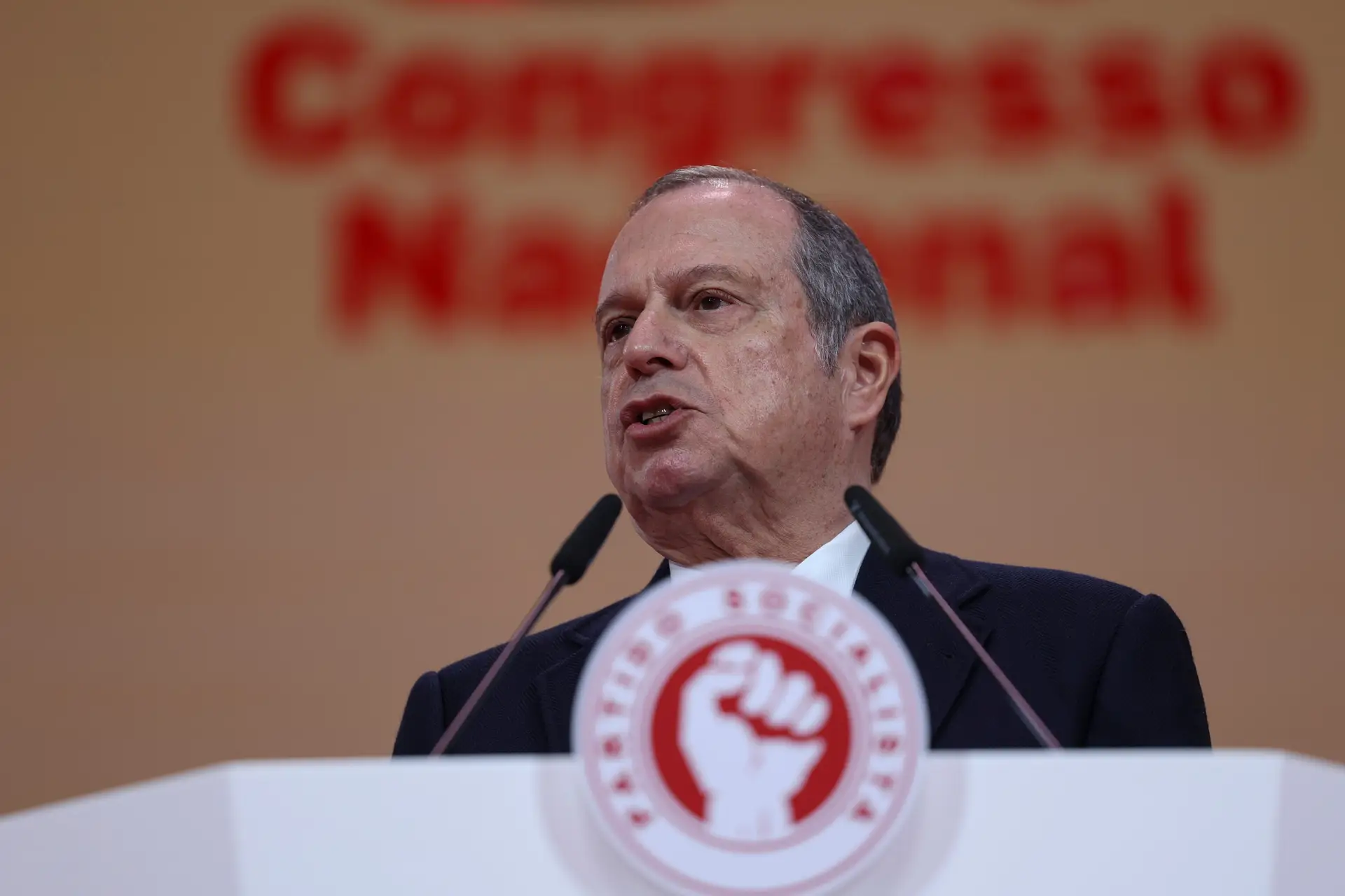 Carlos César vai propor eleições imediatas para secretário-geral do PS
