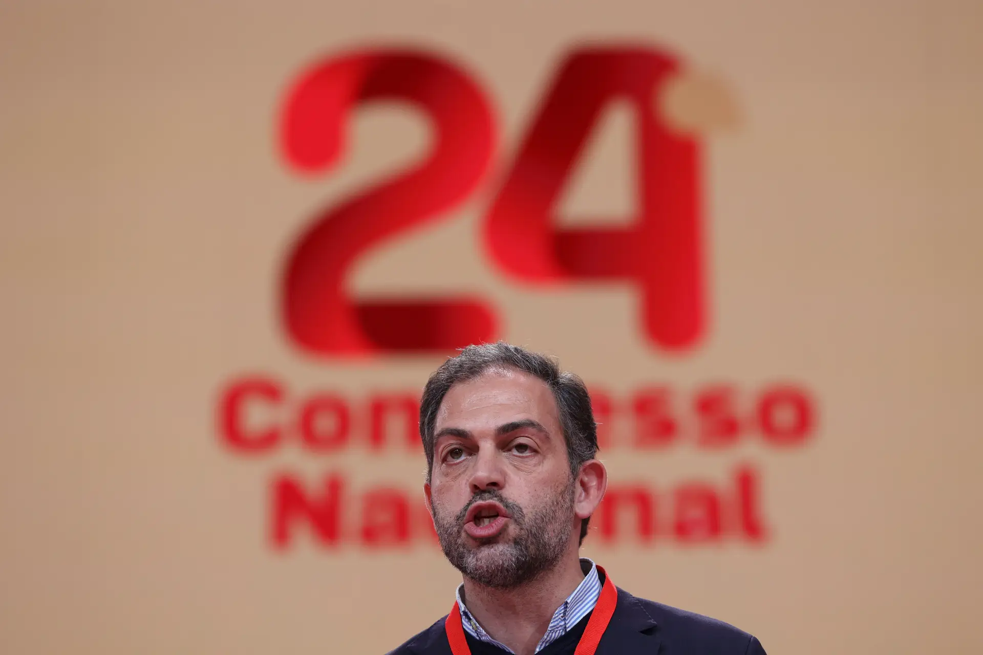 Duarte Cordeiro não é candidato a líder do PS, mas não quer “solução de fação”