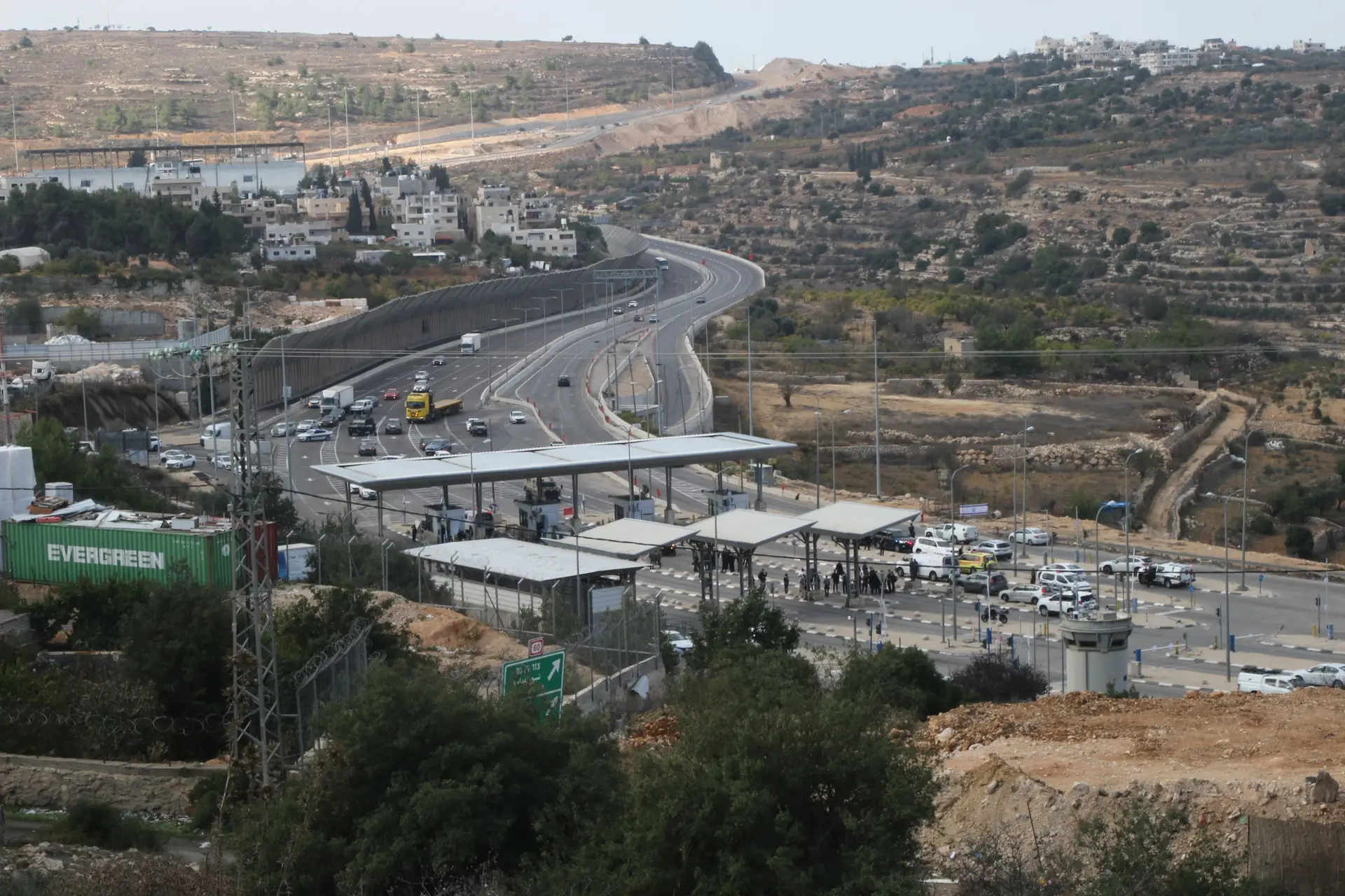 Polícia israelita mata criança palestiniana em incidente em Jerusalém