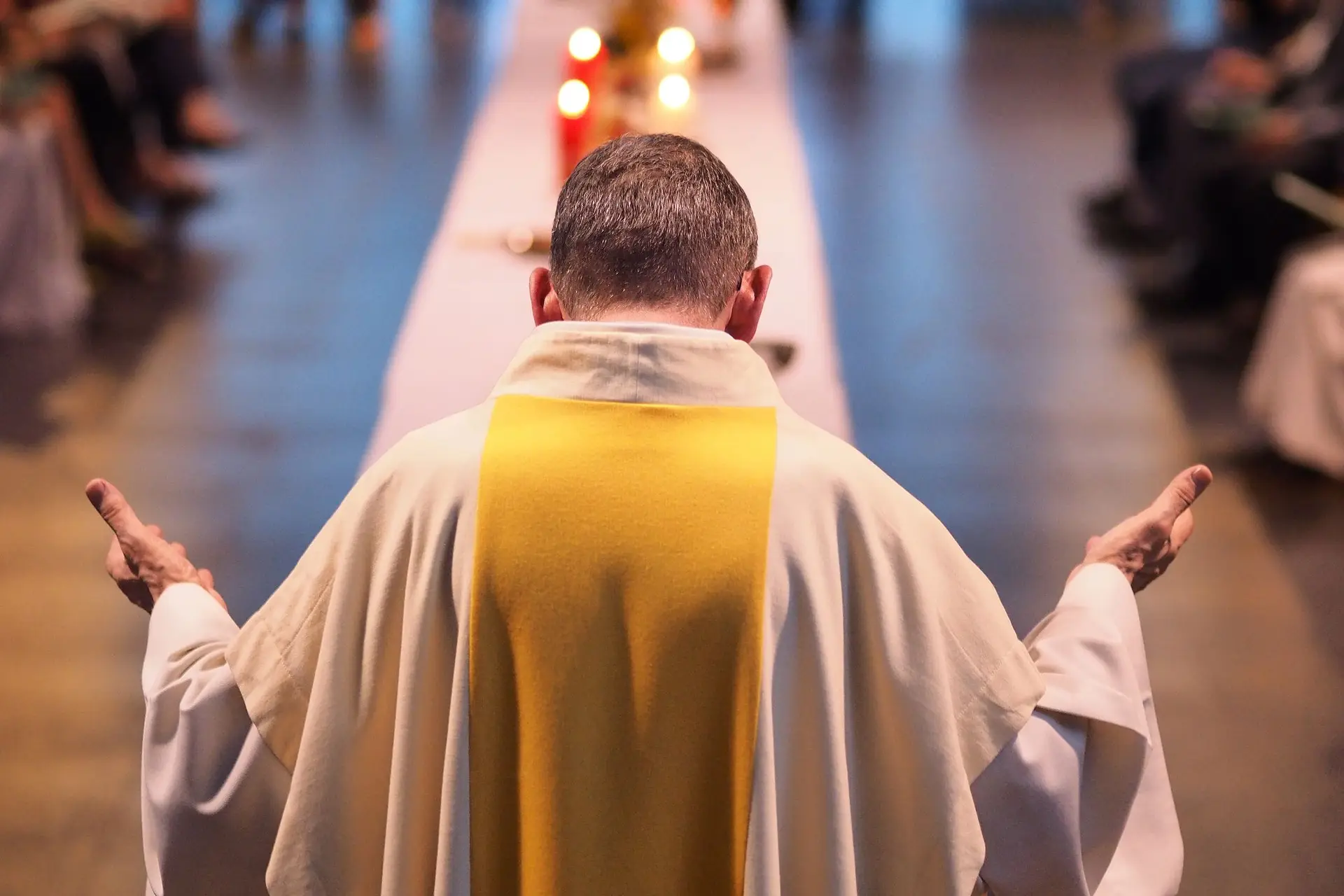 Bispos portugueses apoiam Francisco na bênção de casais do mesmo sexo