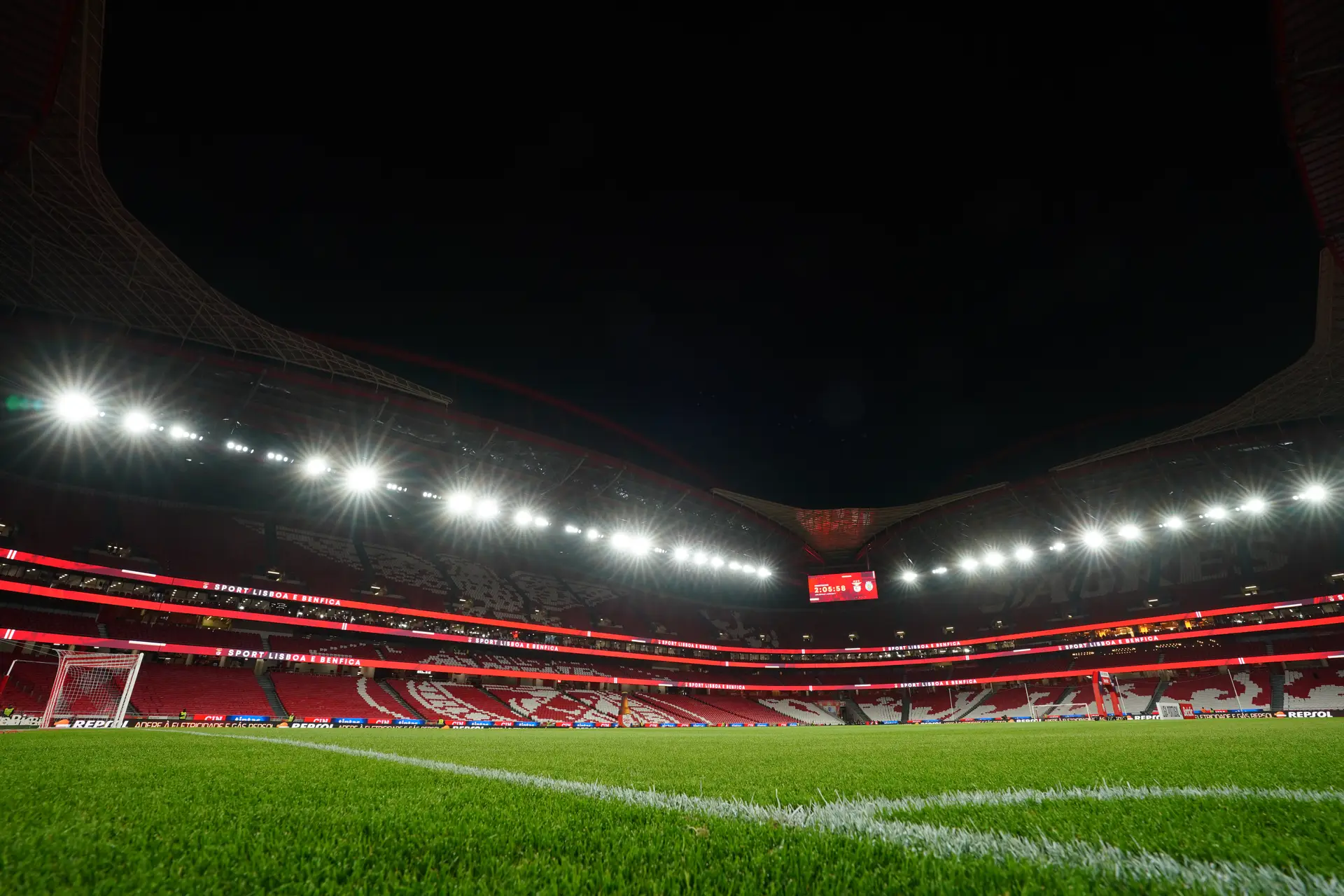 Benfica autoriza a entrada de adeptos do Marselha no Estádio da Luz
