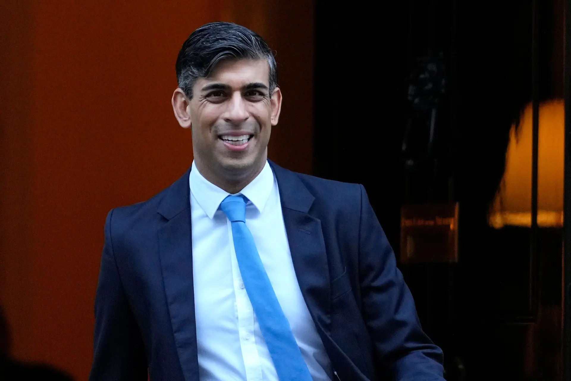 Rishi Sunak pede "mais coragem" ao Ocidente na apreensão de ativos russos congelados