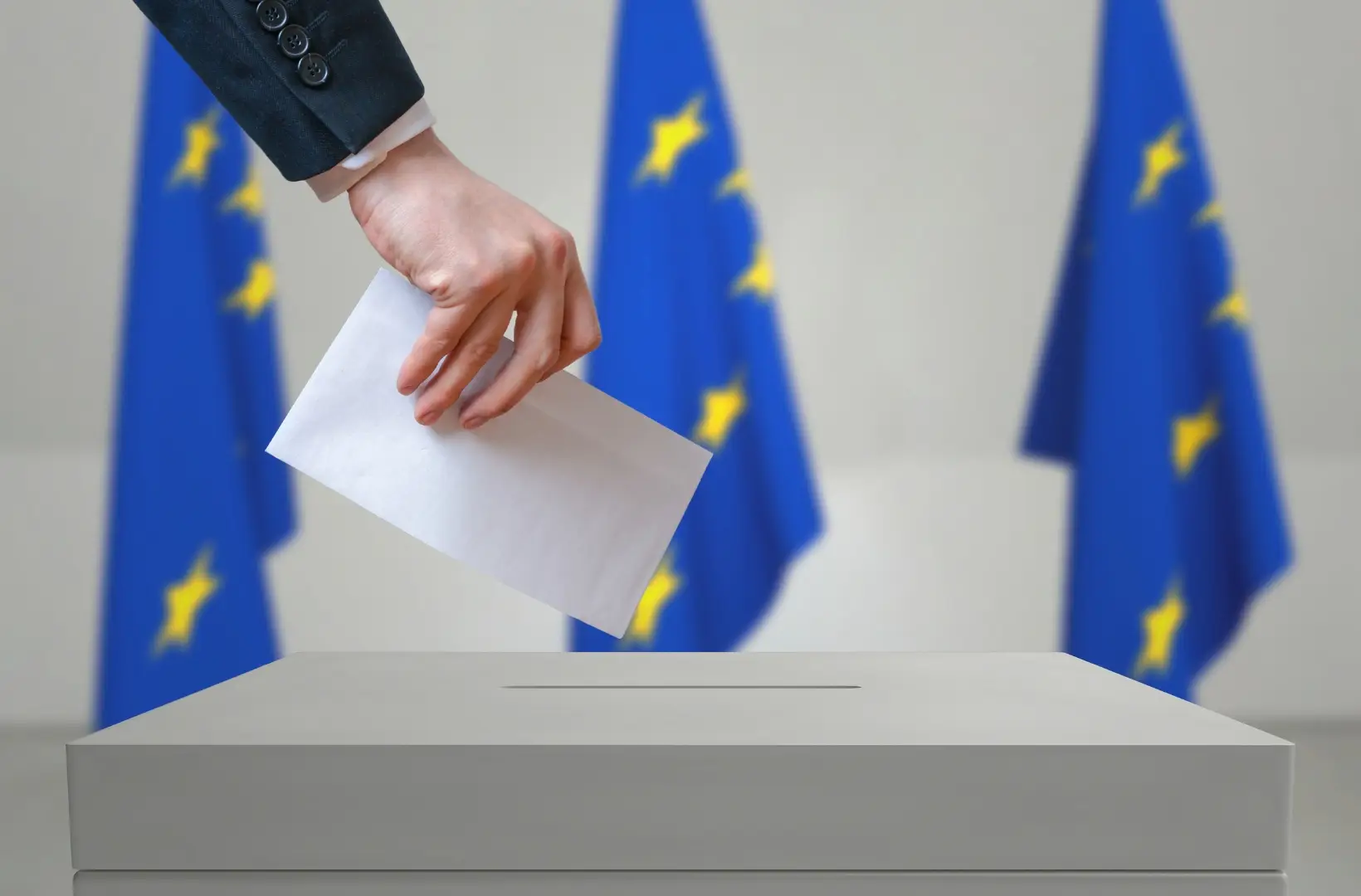 Eleições Europeias: sondagem coloca extrema-direita como terceira força política