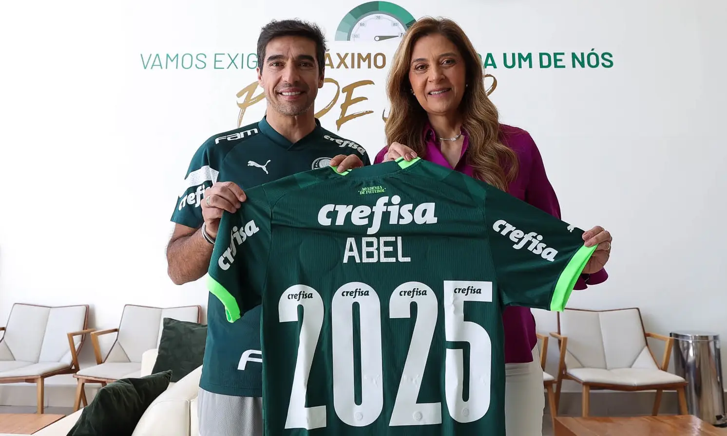 Presidente do Palmeiras confirma: Abel Ferreira renova até dezembro de 2025
