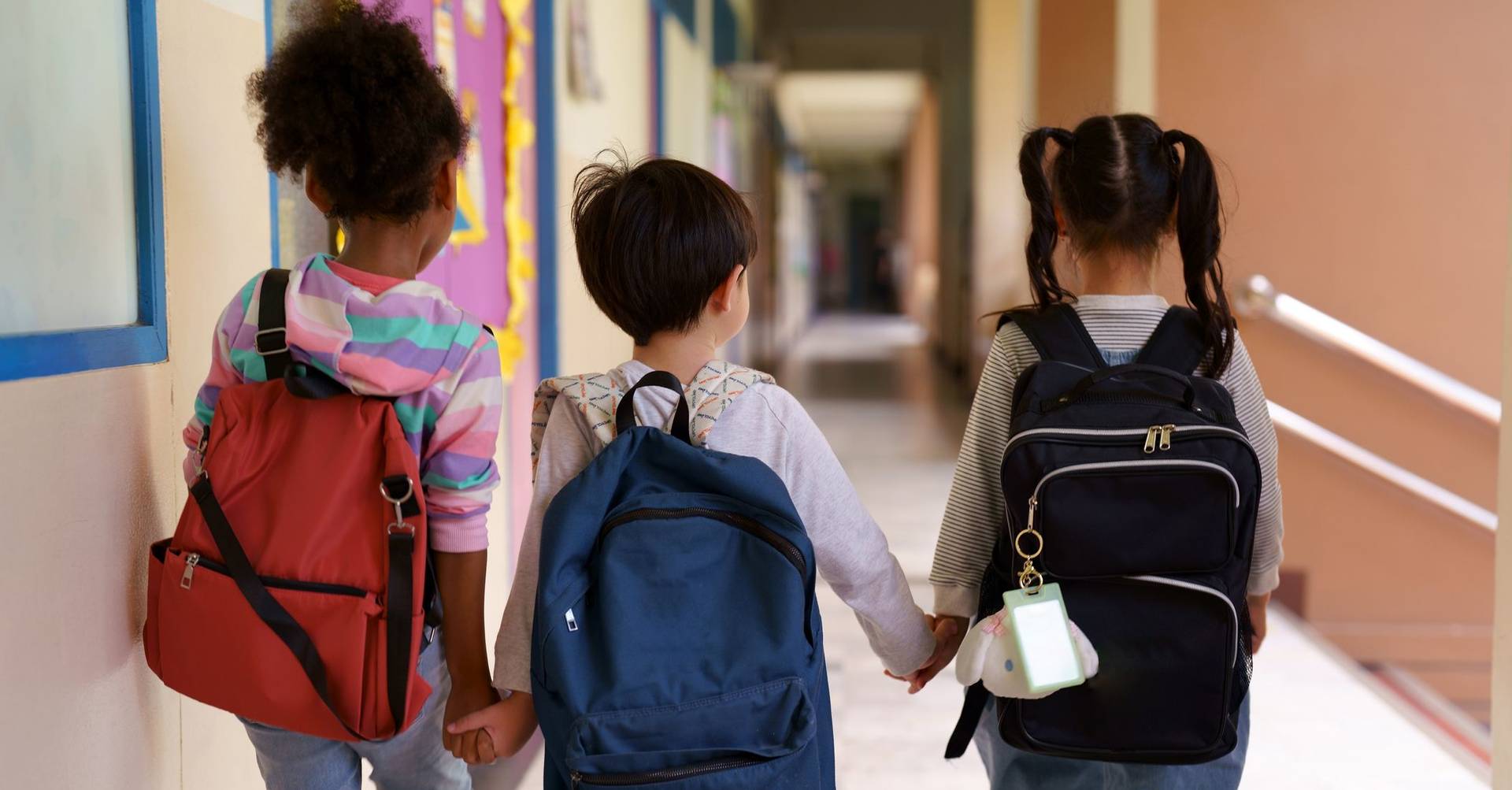 Escolas reportam mais de um terço das situações que levam à detenção por abusos sexuais