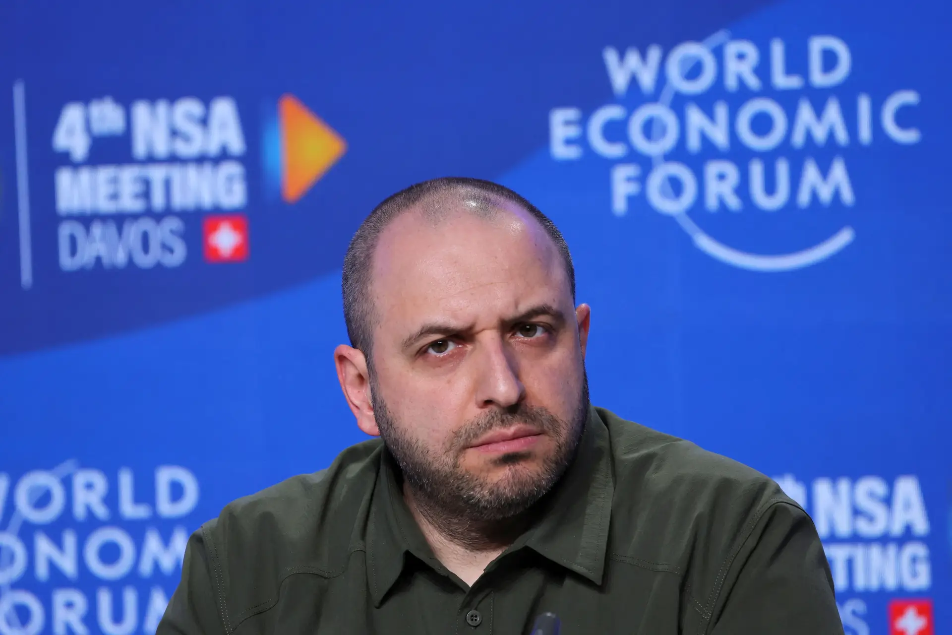 Ministro ucraniano da Defesa cancela visita a França por "razões de segurança"