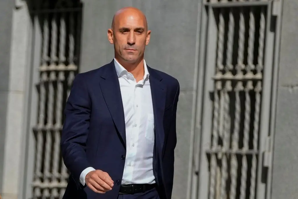 Federação espanhola e ex-presidente Rubiales suspeitos de crimes de corrupção