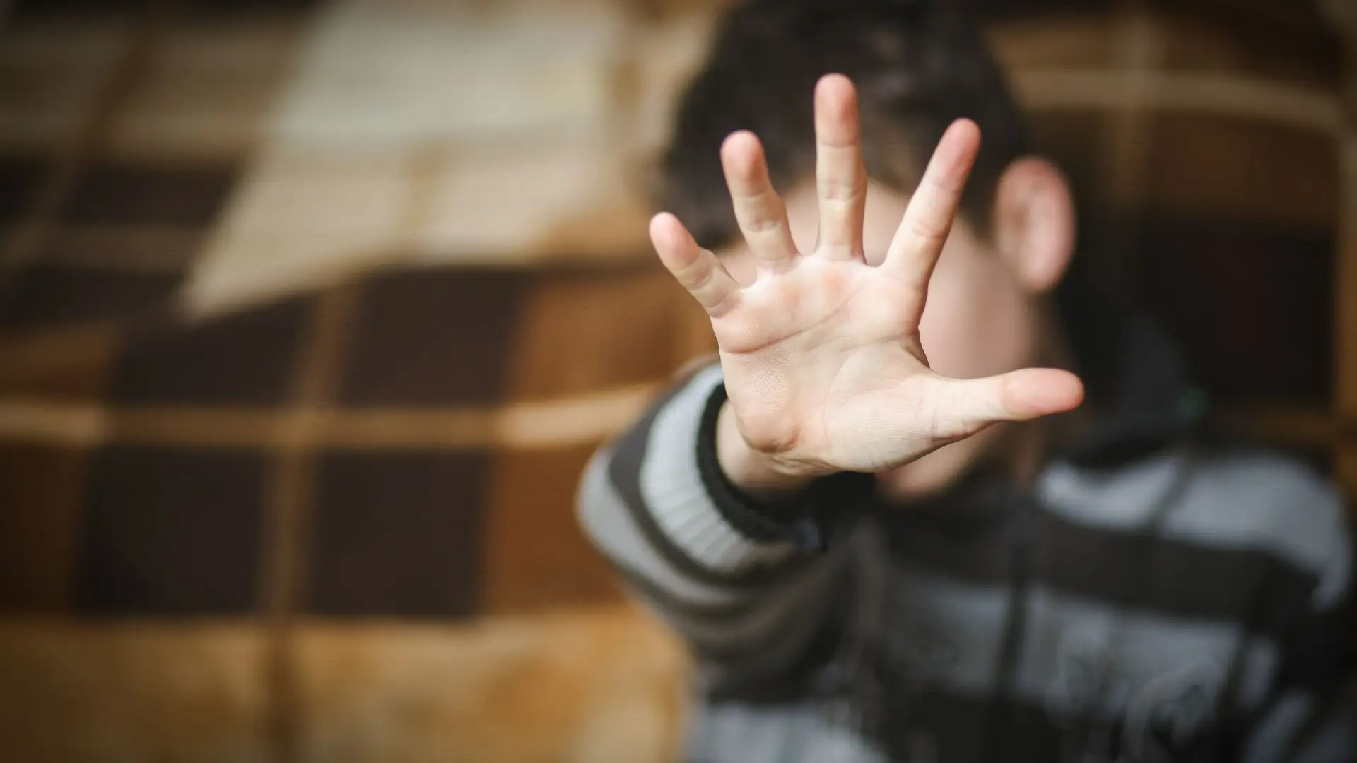 "Escassez de denúncias dos crimes": associação pede rede de apoio e plano nacional contra abuso sexual infantil