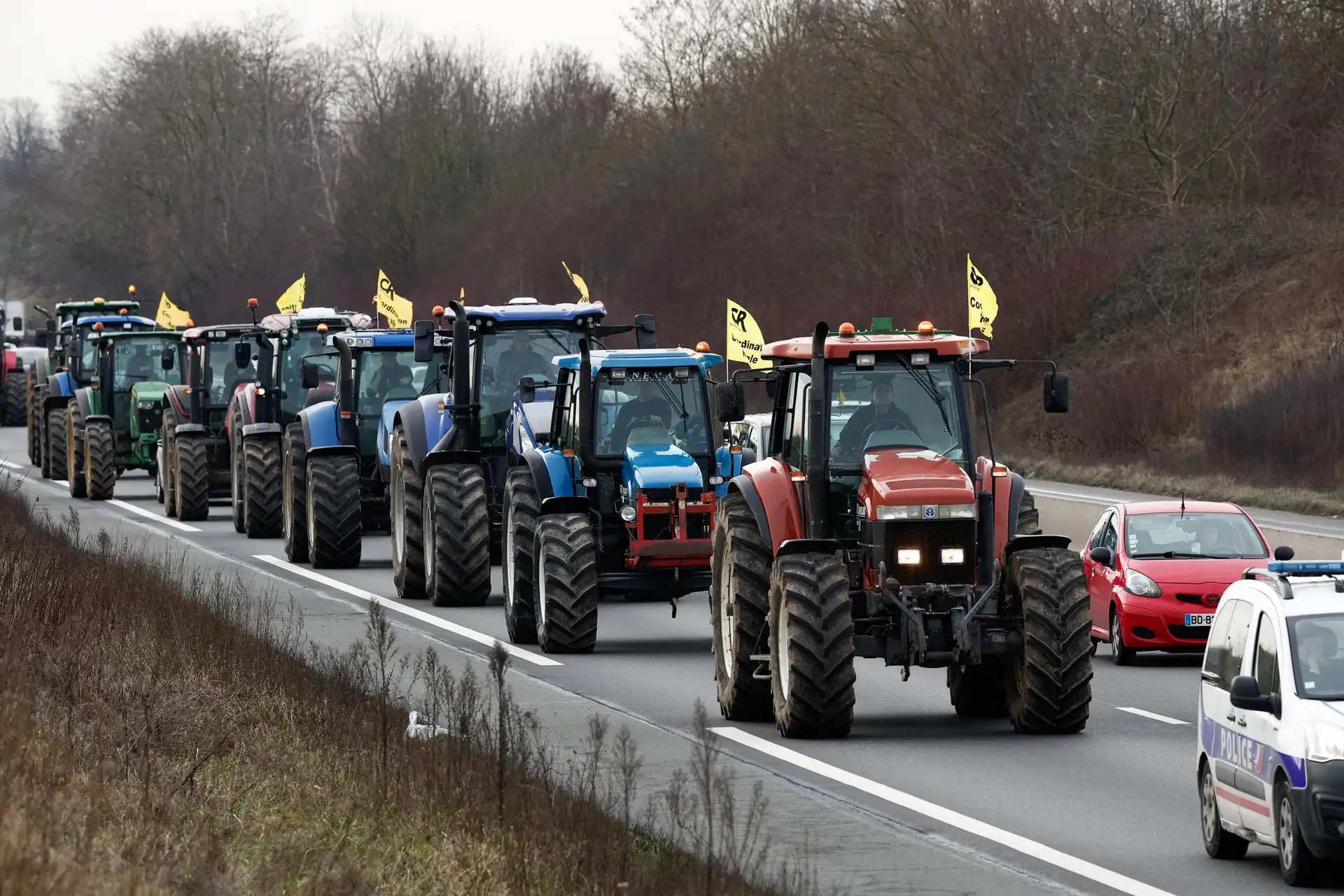 Governo francês promete novas medidas a favor dos agricultores em 48 horas