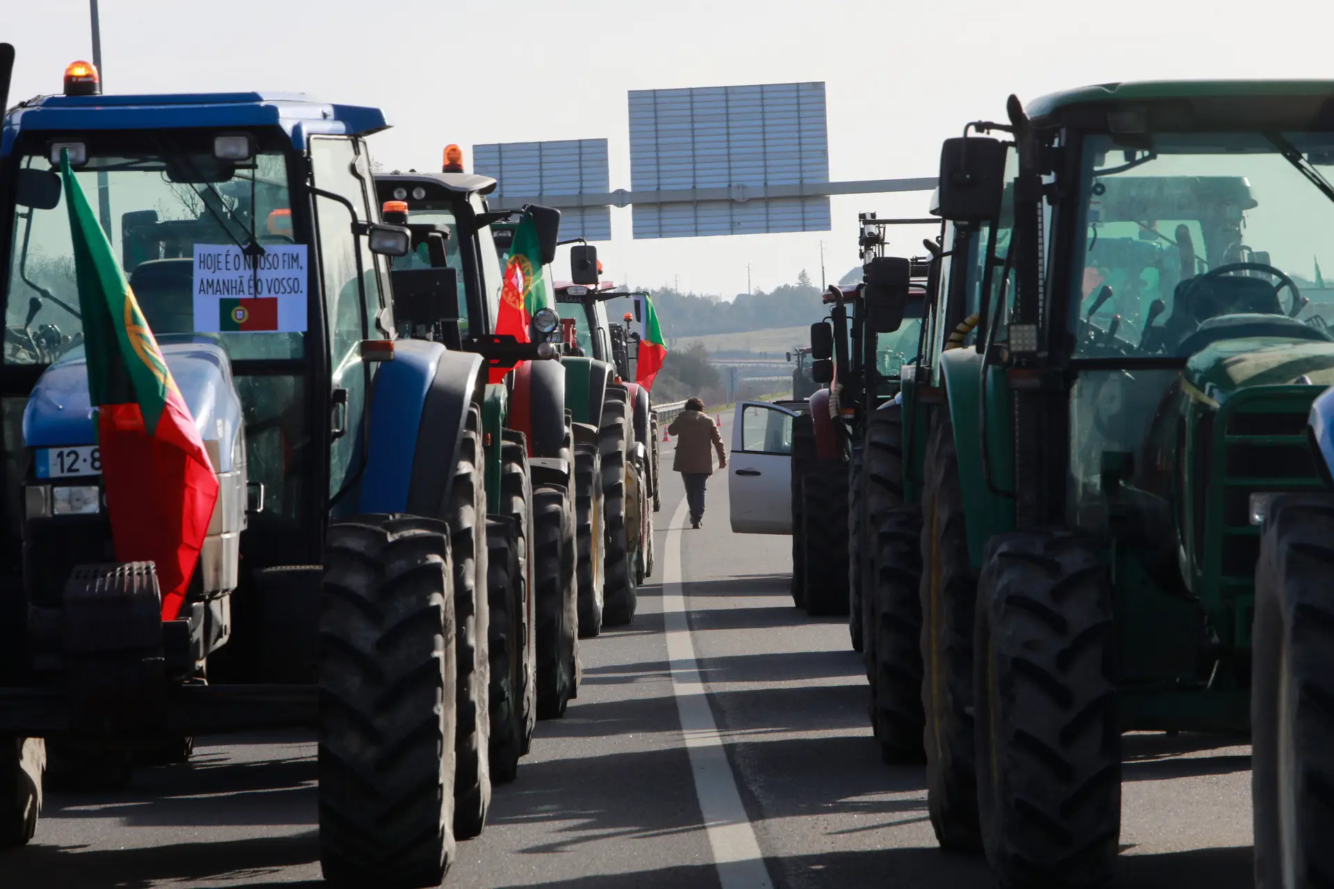 De Norte a Sul, agricultores prometem não arredar pé e protesto continua a todo o gás