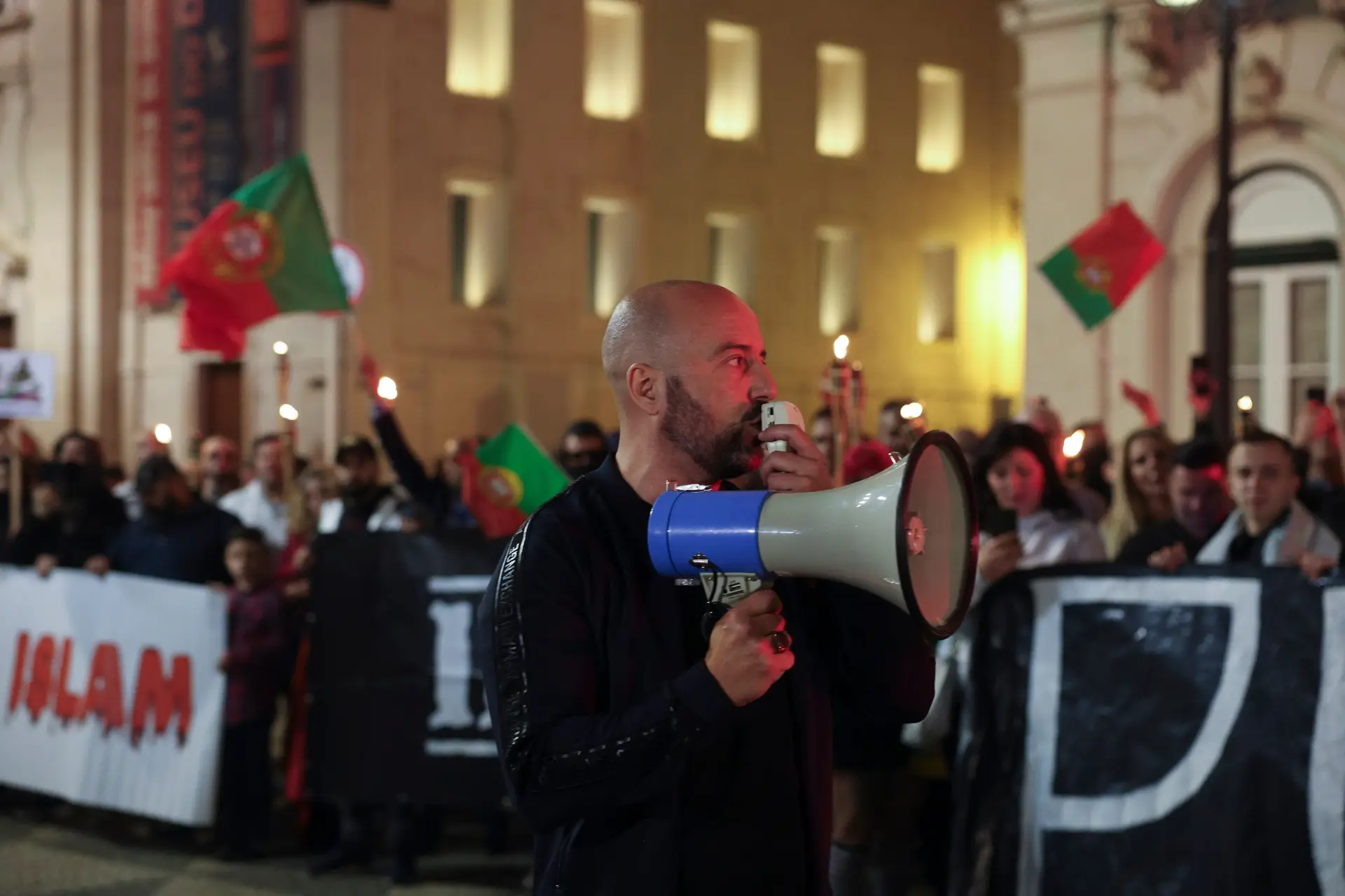 YouTube suspende conta do Grupo 1143, Mário Machado já reagiu
 #ÚltimasNotícias #Portugal