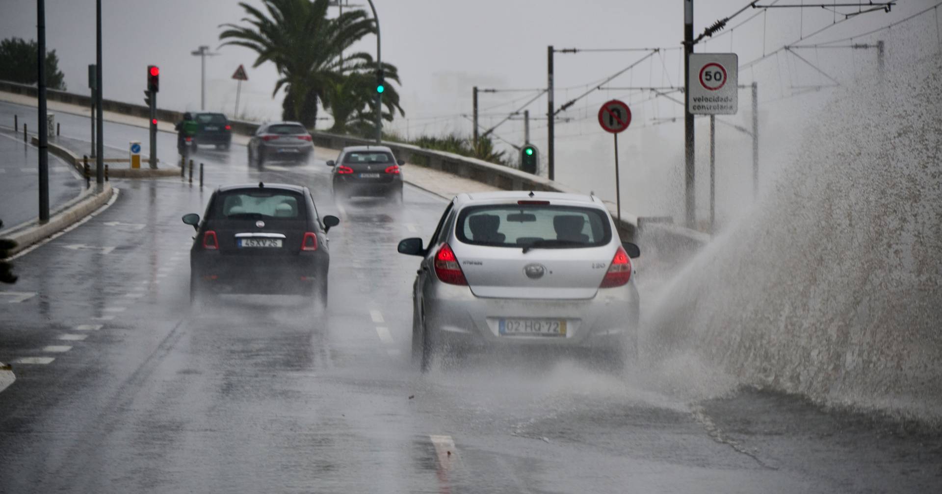 Dez distritos sob aviso amarelo devido à chuva forte
 #ÚltimasNotícias #Portugal