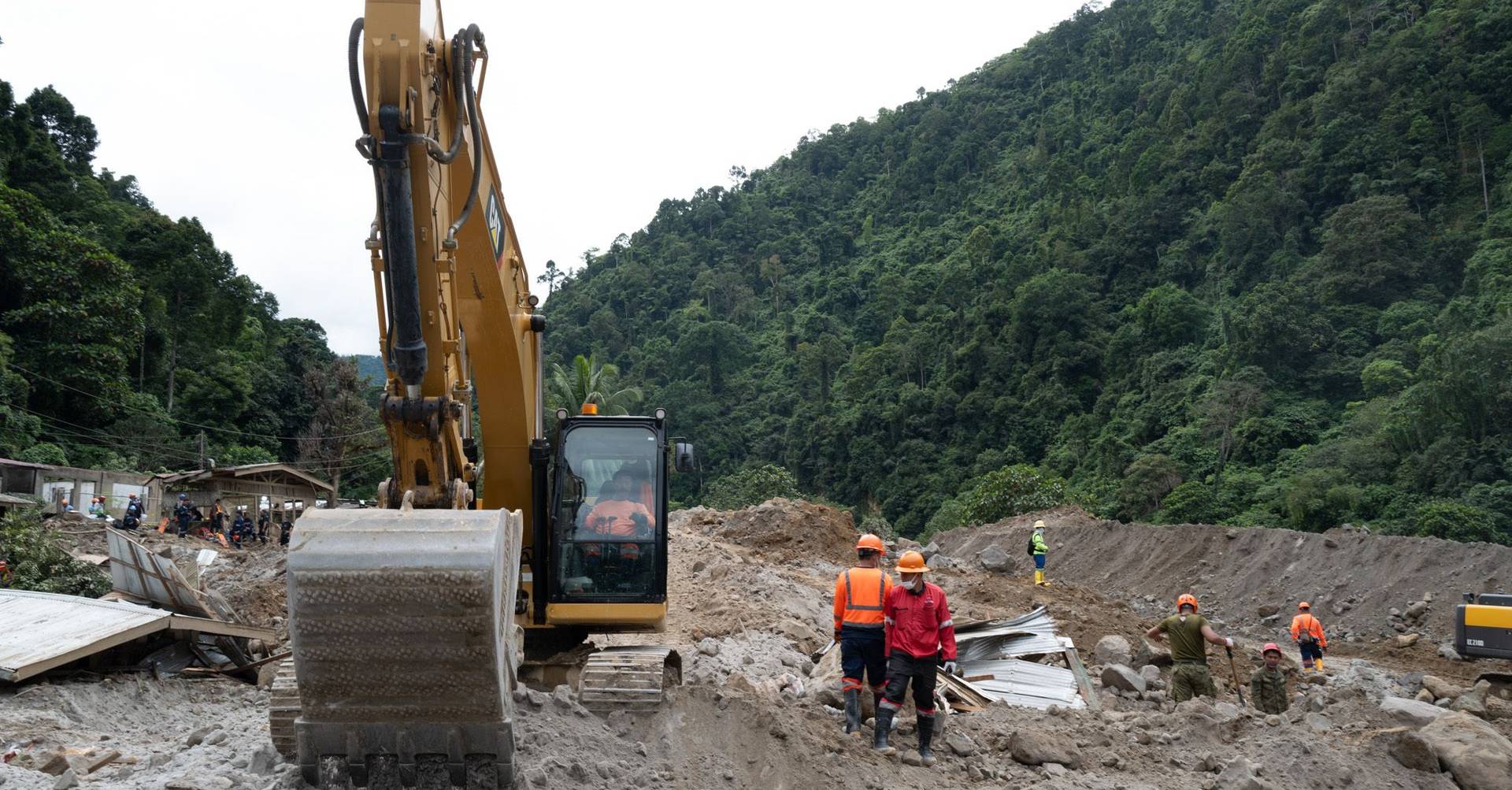 Filipinas: número de mortos em deslizamento de terras sobe para 71