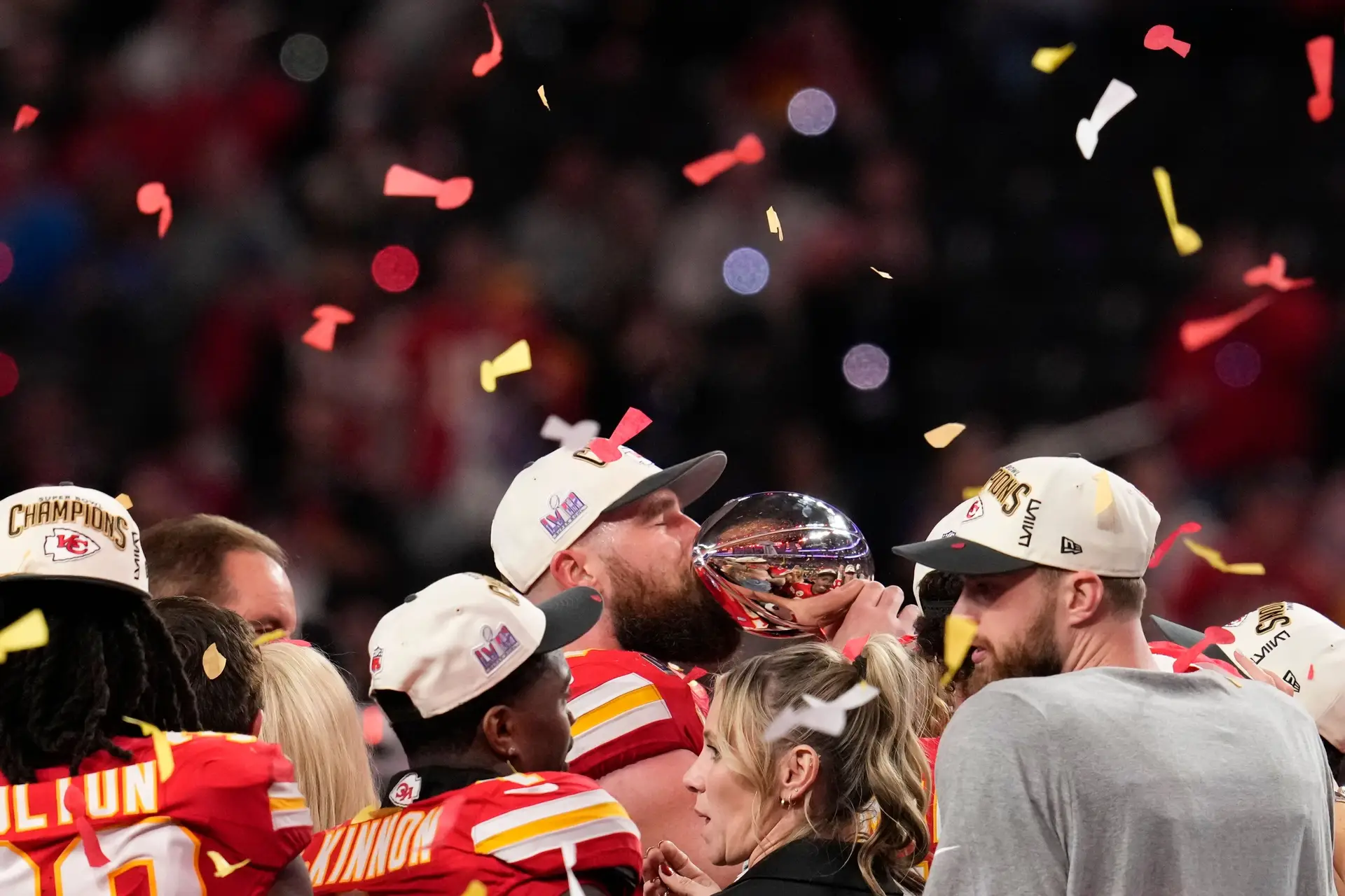 Super Bowl: Kansas City Chiefs dão a volta ao resultado e revalidam o título
