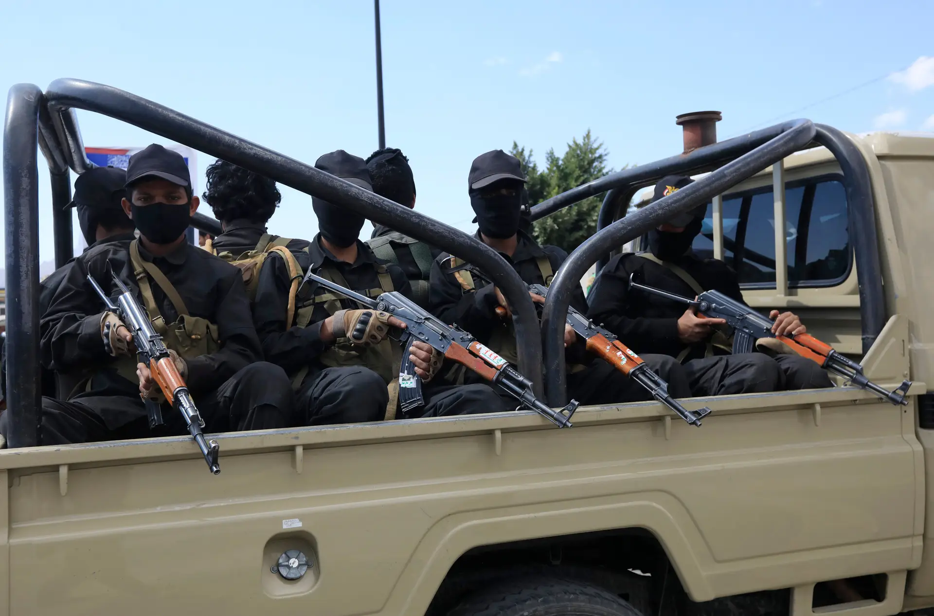 Rebeldes Houthis reivindicam ataque a navio britânico no Golfo de Aden