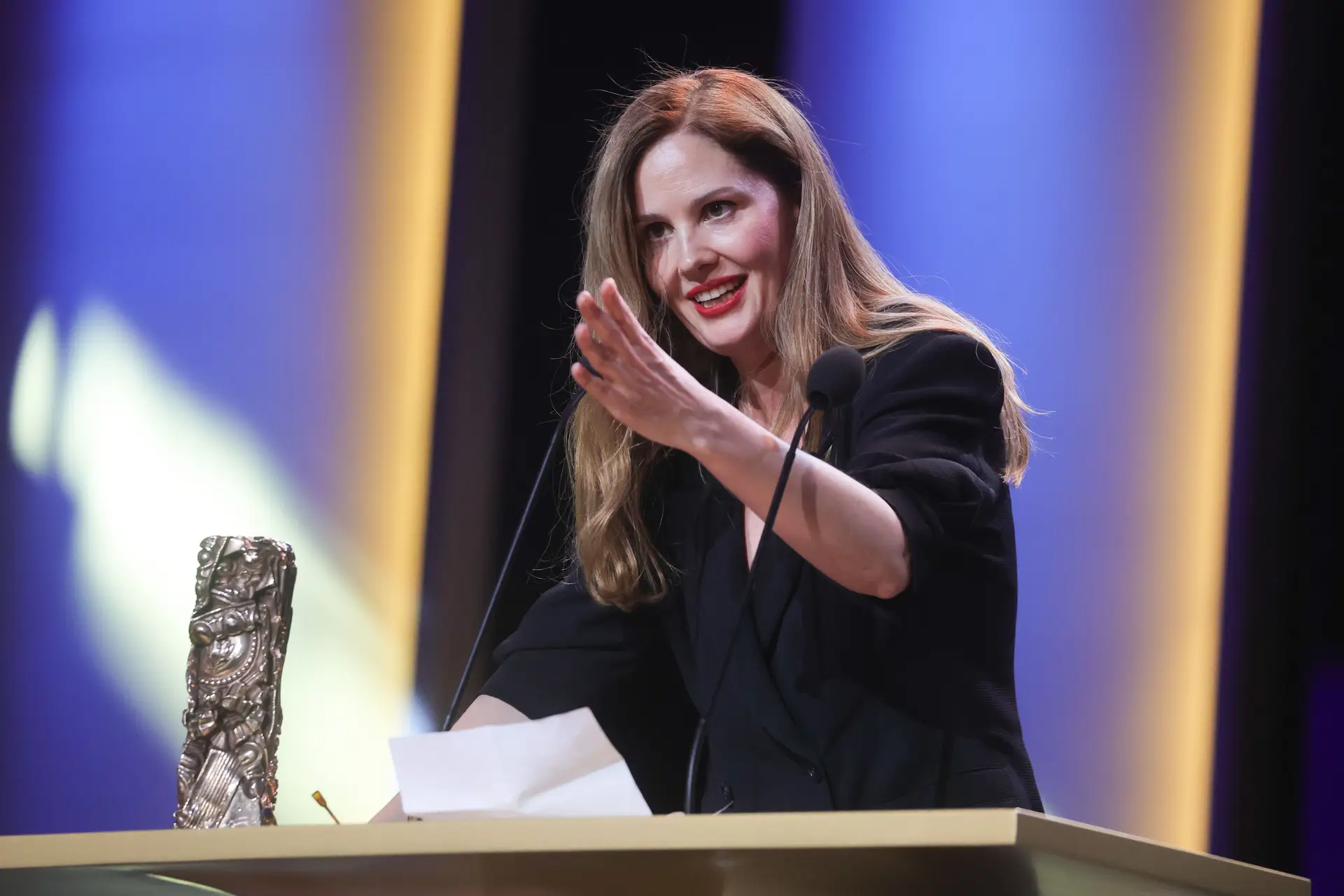 Justine Triet conquista prémio César de melhor realizadora por "Anatomia de uma Queda"