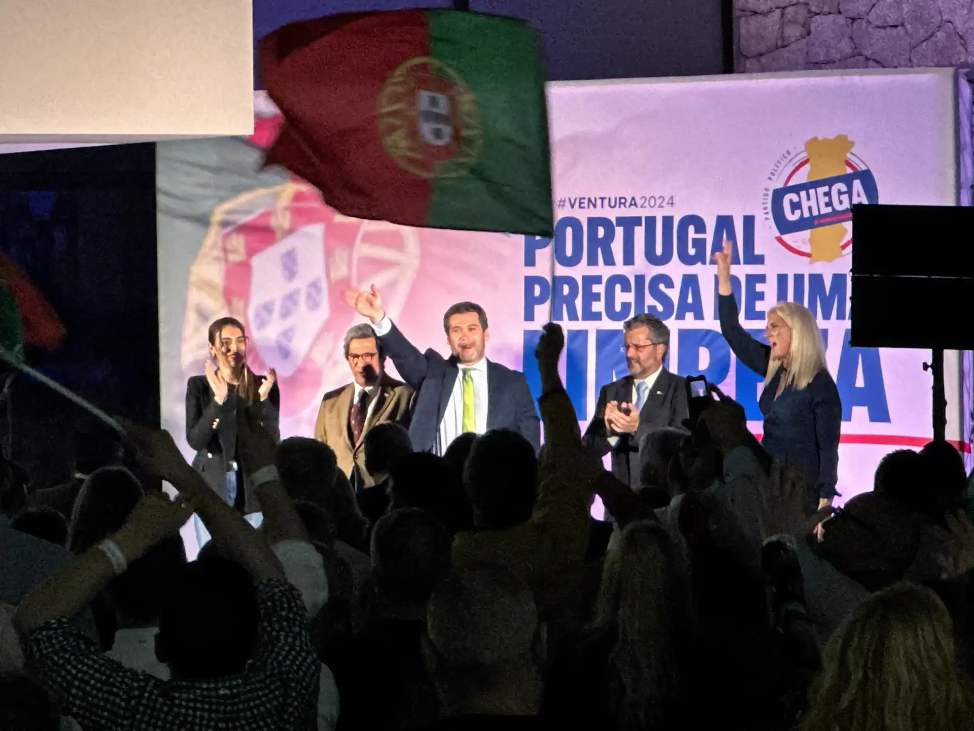 "Até ao fim da campanha, do ano ou da legislatura, Pedro Passos Coelho muda-se para o Chega"