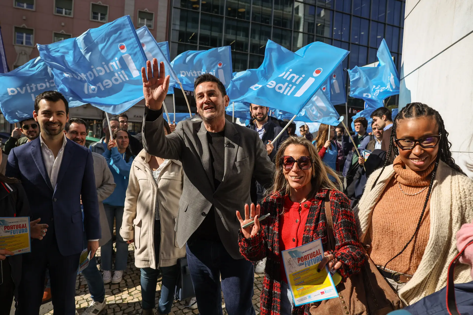 Sondagens: Rui Rocha pede "maioria clara" à direita, PAN pede "cautela"