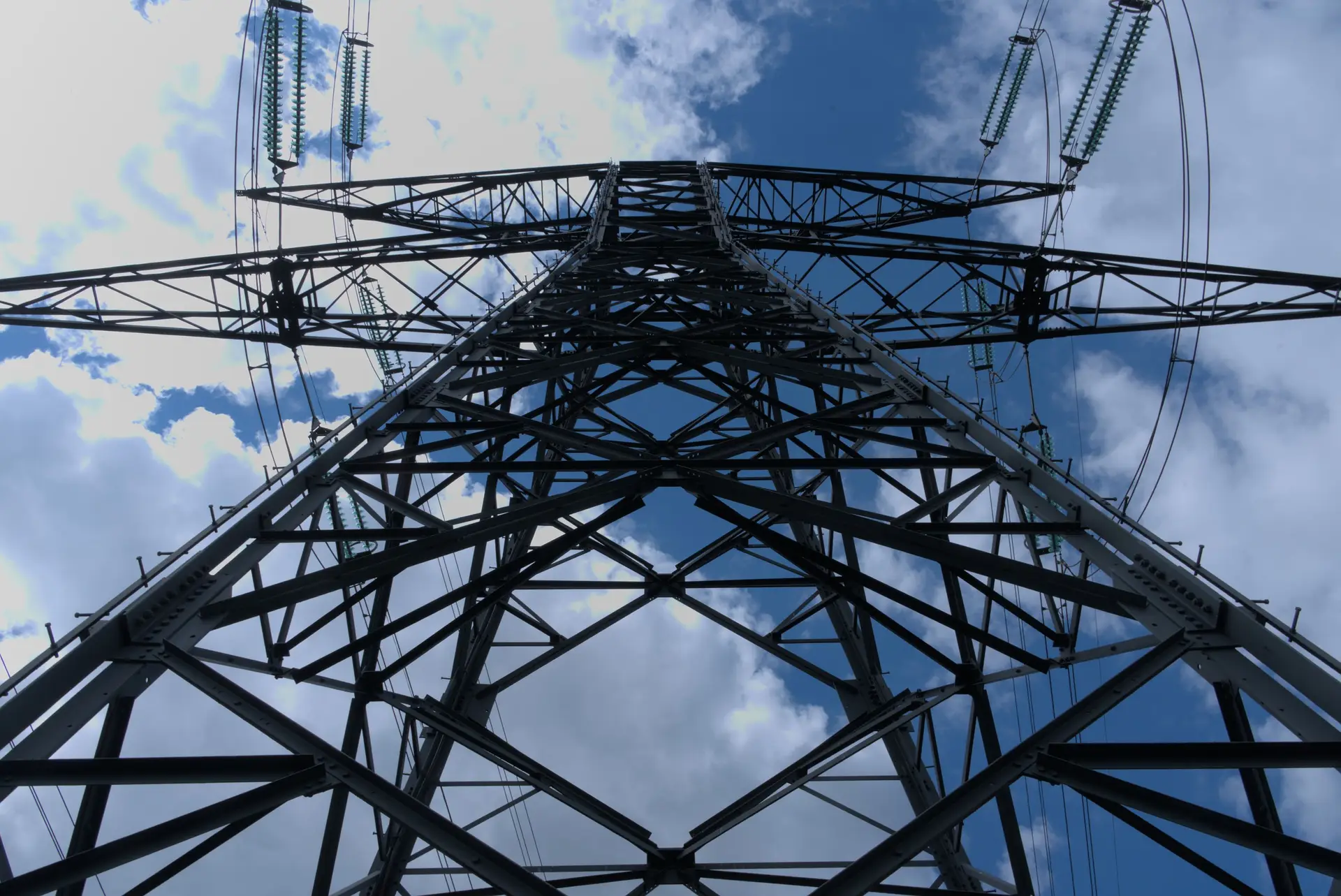 DECO alerta para erros nas faturas de eletricidade nas zonas afetadas pela falta de luz