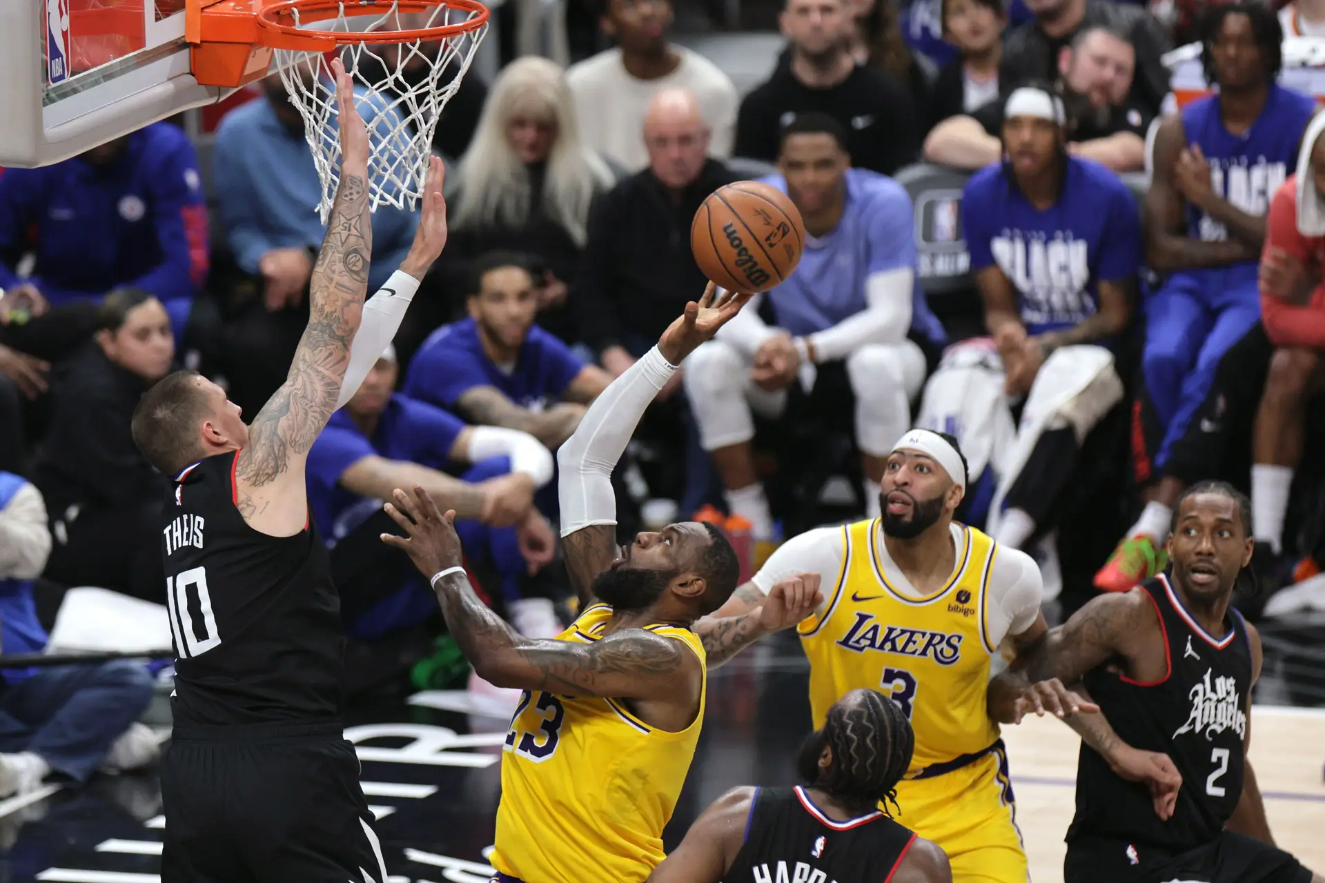 Lebron James é o primeiro a ultrapassar os 40.000 pontos na NBA