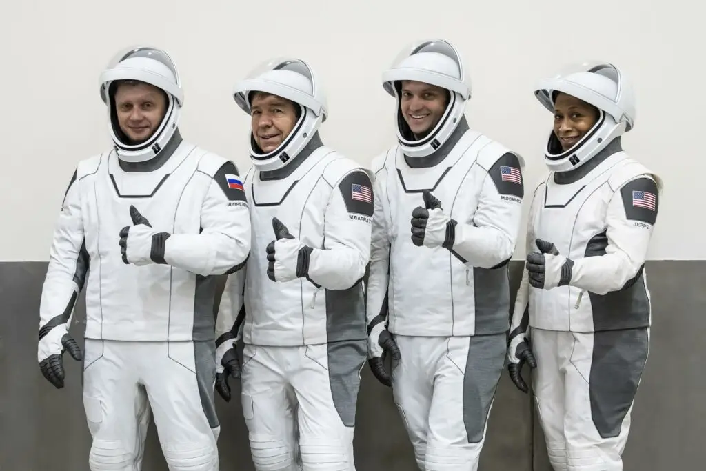A Crew-8, a oitava missão de rotação regular realizada pela SpaceX para a NASA: três astronautas americanos e um cosmonauta russo