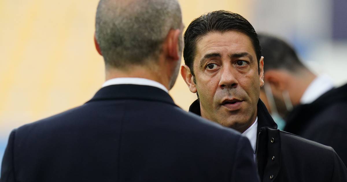 "A noite não está a correr nada bem a Rui Costa. Perdeu o campeonato e agora viu Di María decidir o seu futuro"