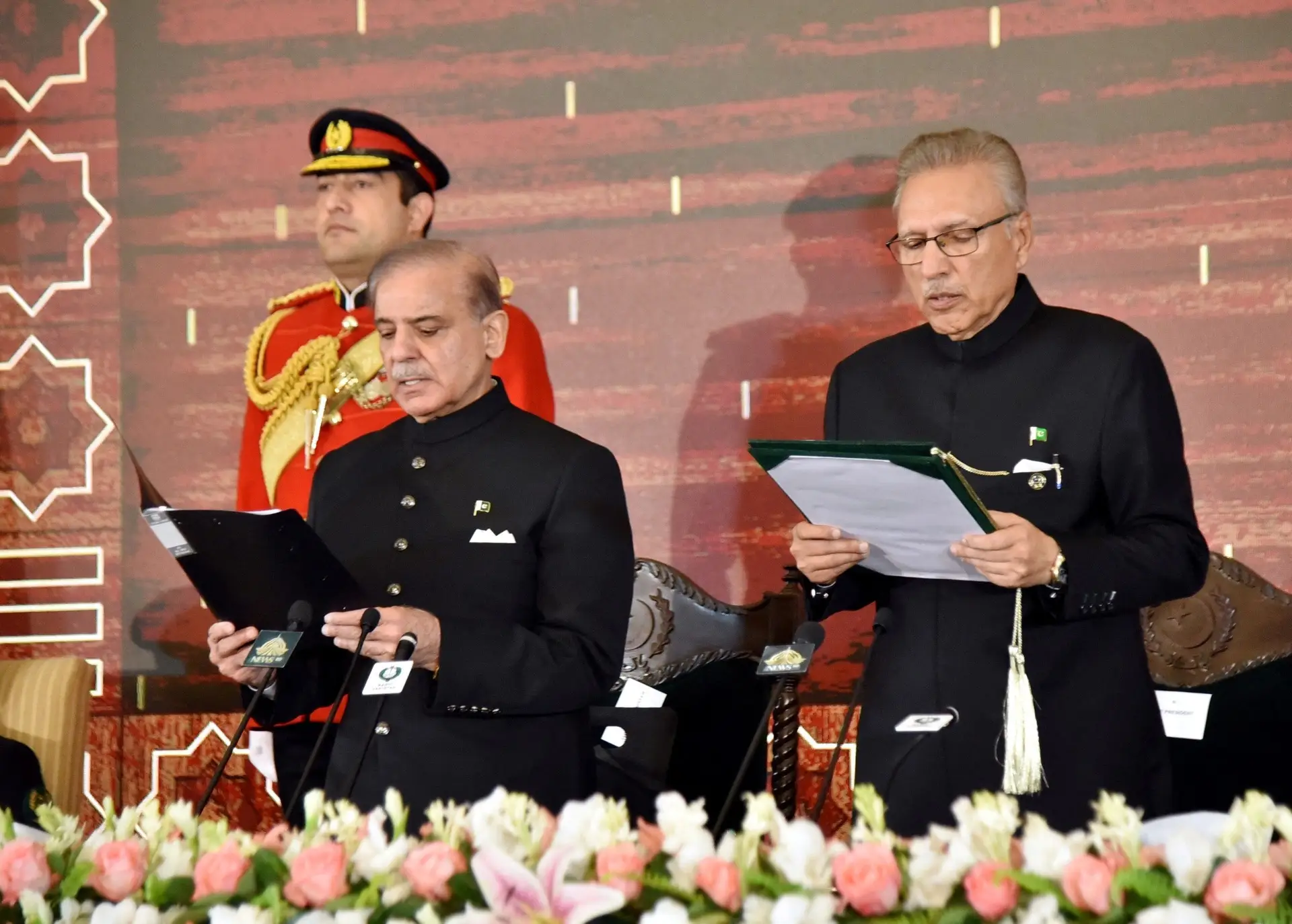 Shehbaz Sharif toma posse como primeiro-ministro do Paquistão