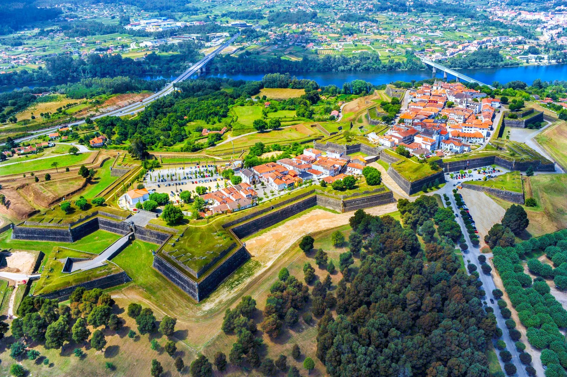 Valença: a fortaleza, o rio Minho e os sabores da lampreia