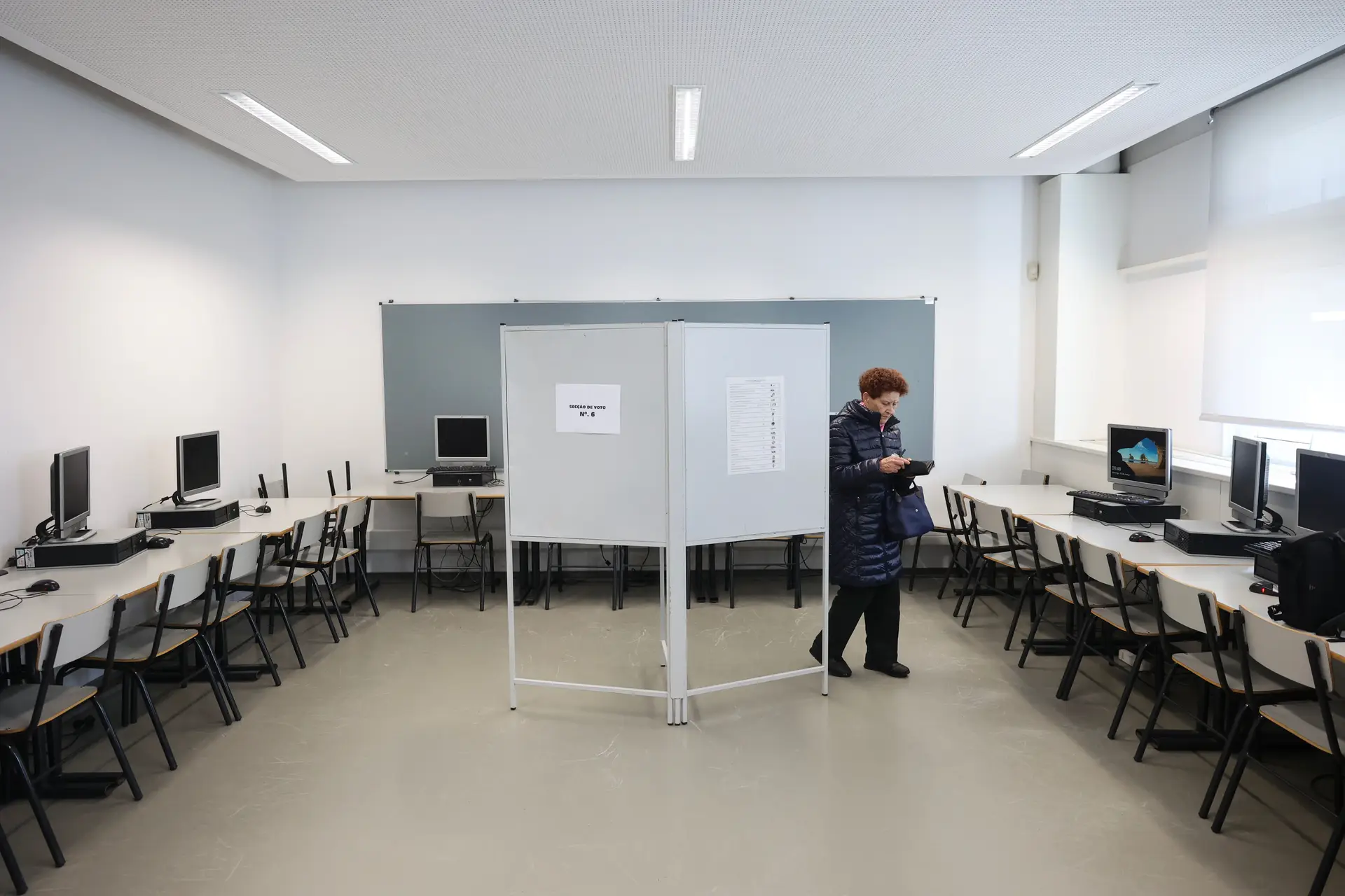 eleições voto mesa de voto urna