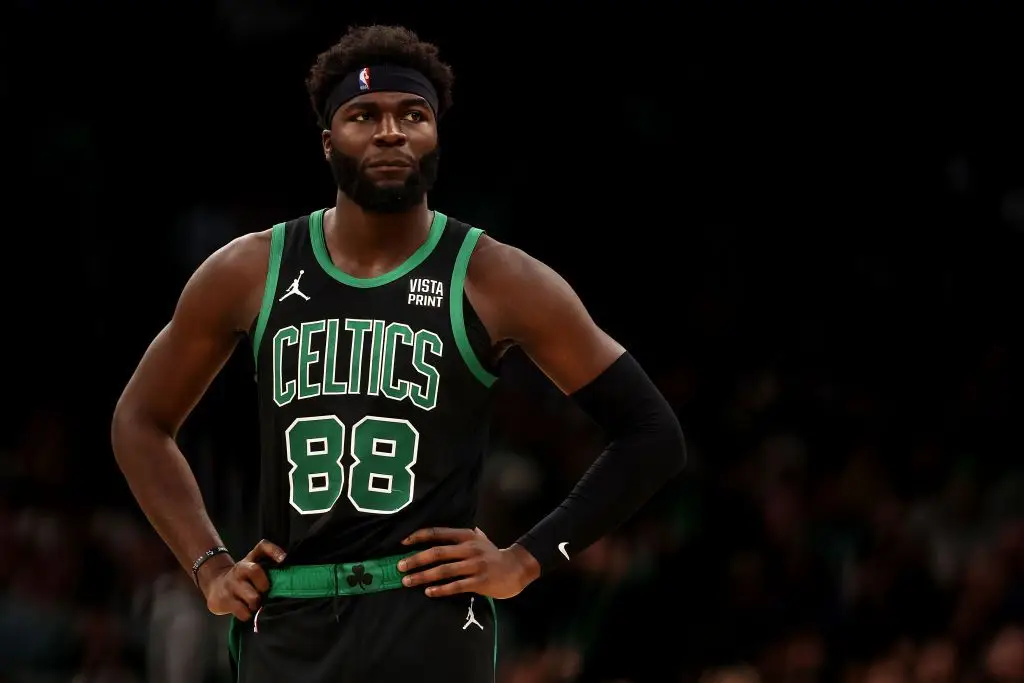 Neemias Queta marca um ponto no regresso à NBA após lesão