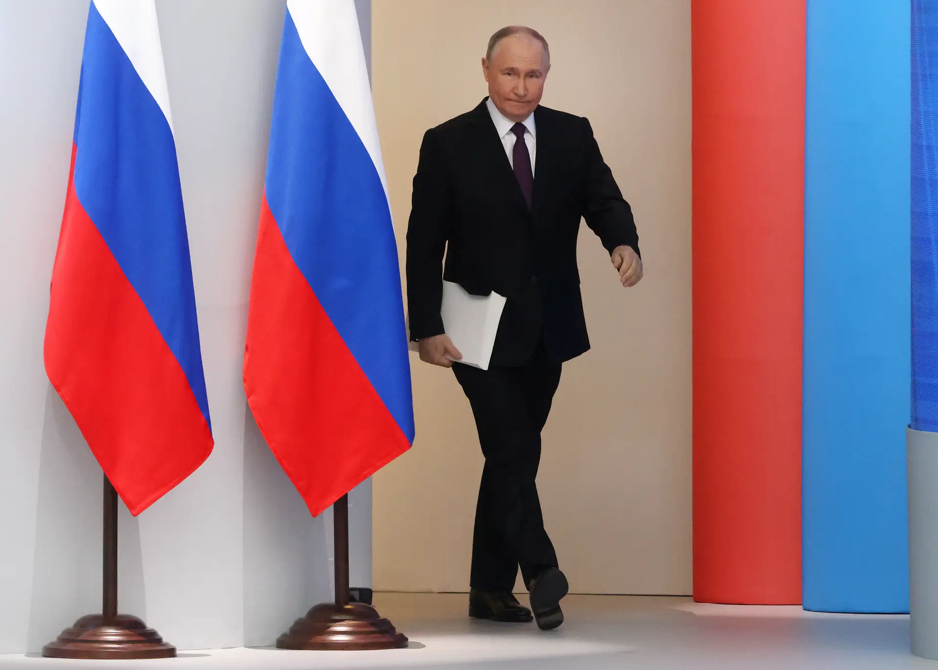 Putin admite que ataque em Moscovo foi cometido por "radicais islâmicos"