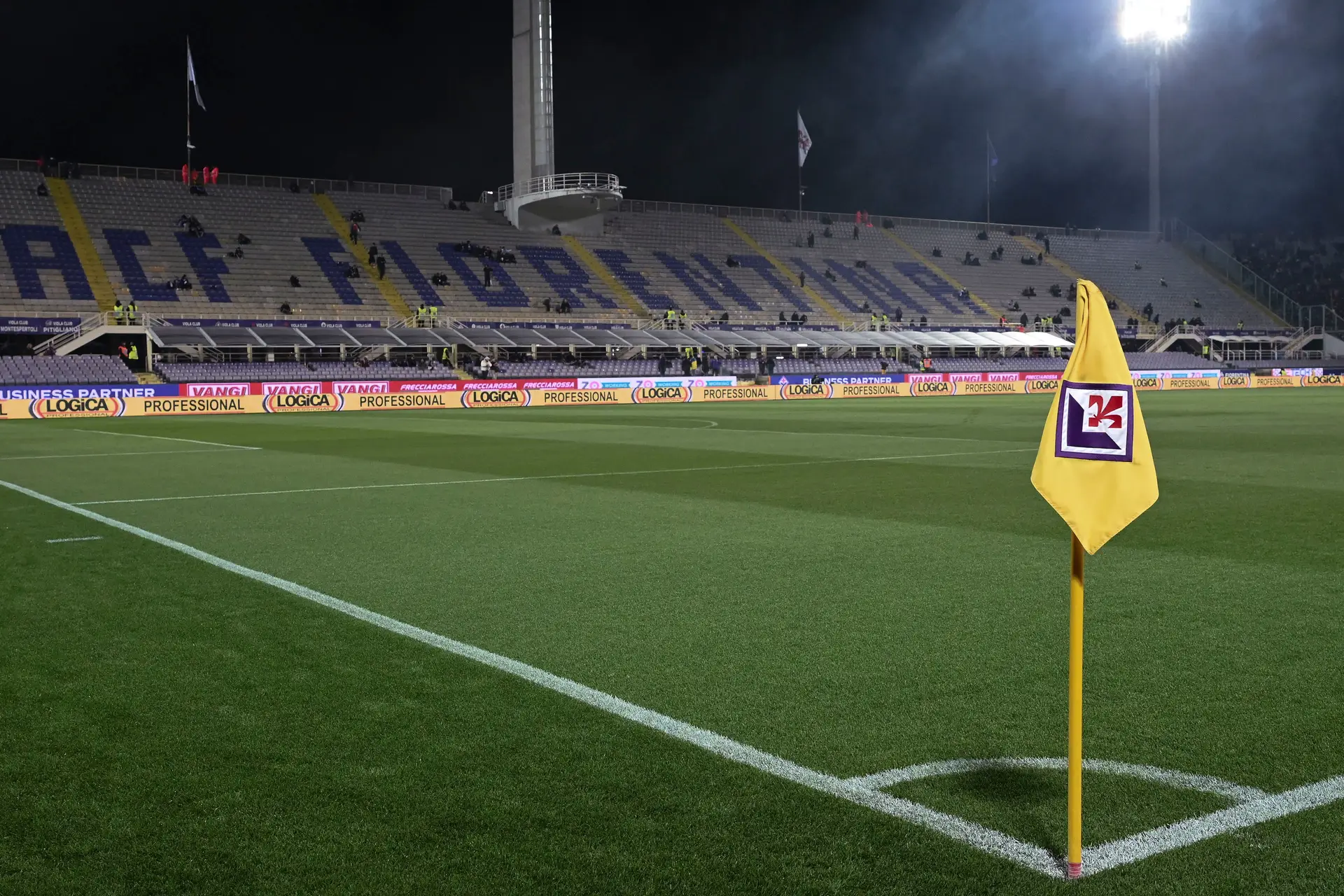 Problema de saúde súbito de diretor da Fiorentina adia jogo com a Atalanta
