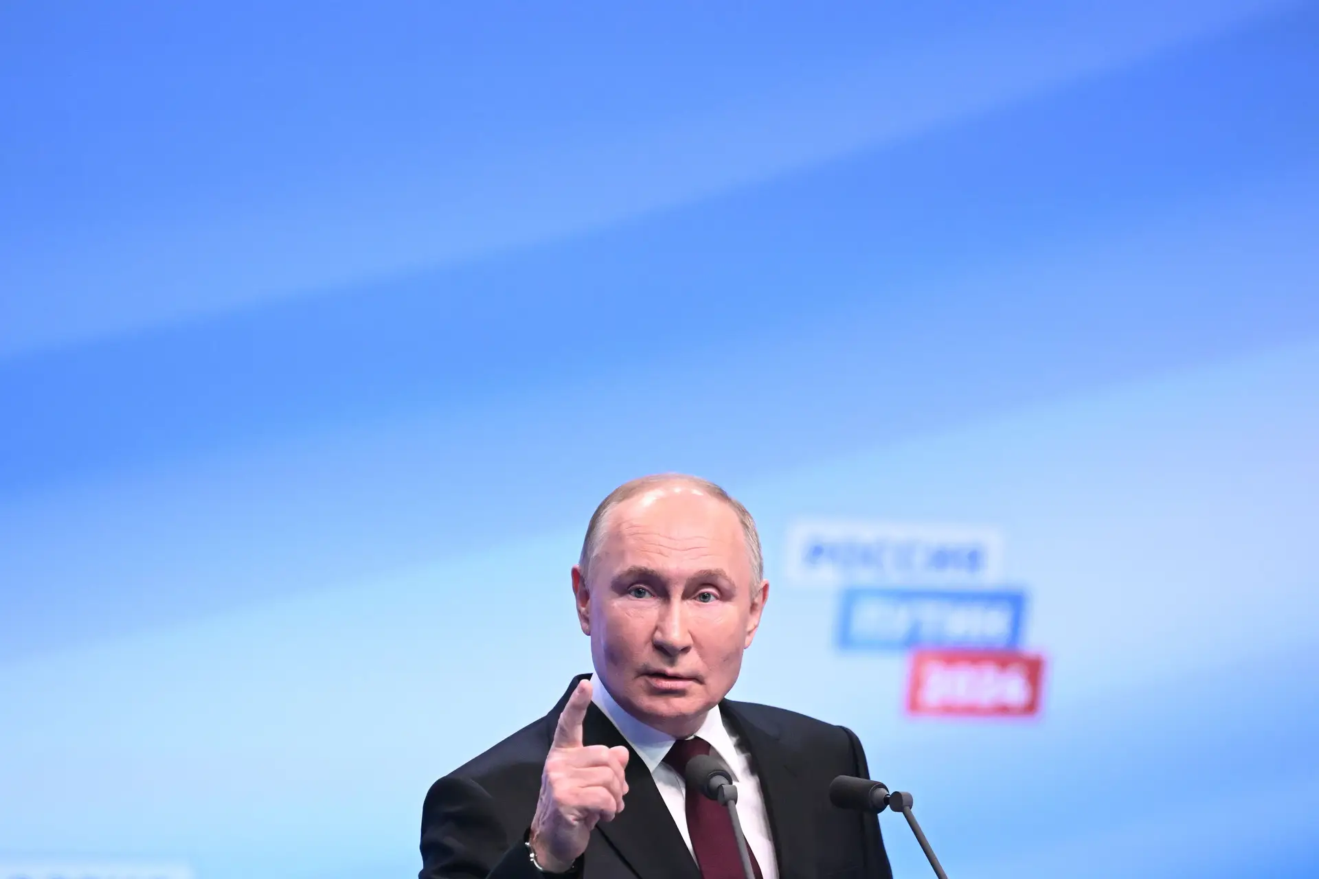 "Não importa quem nos quer intimidar": Putin deixa mensagem após reeleição