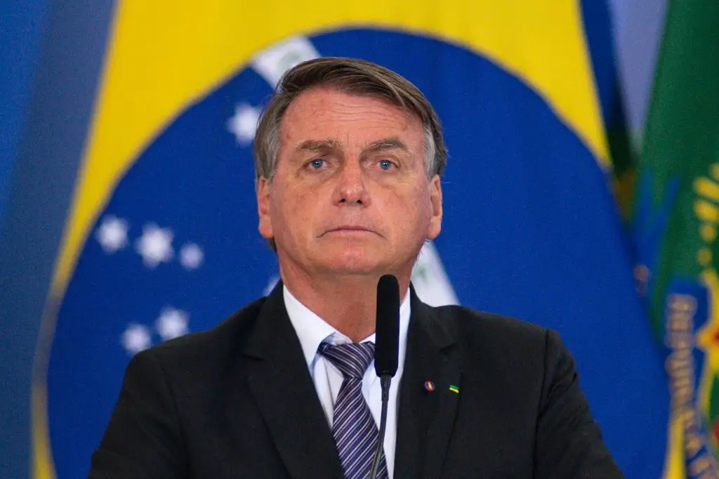 Supremo Tribunal do Brasil autoriza Bolsonaro a sair de casa para realizar exames médicos