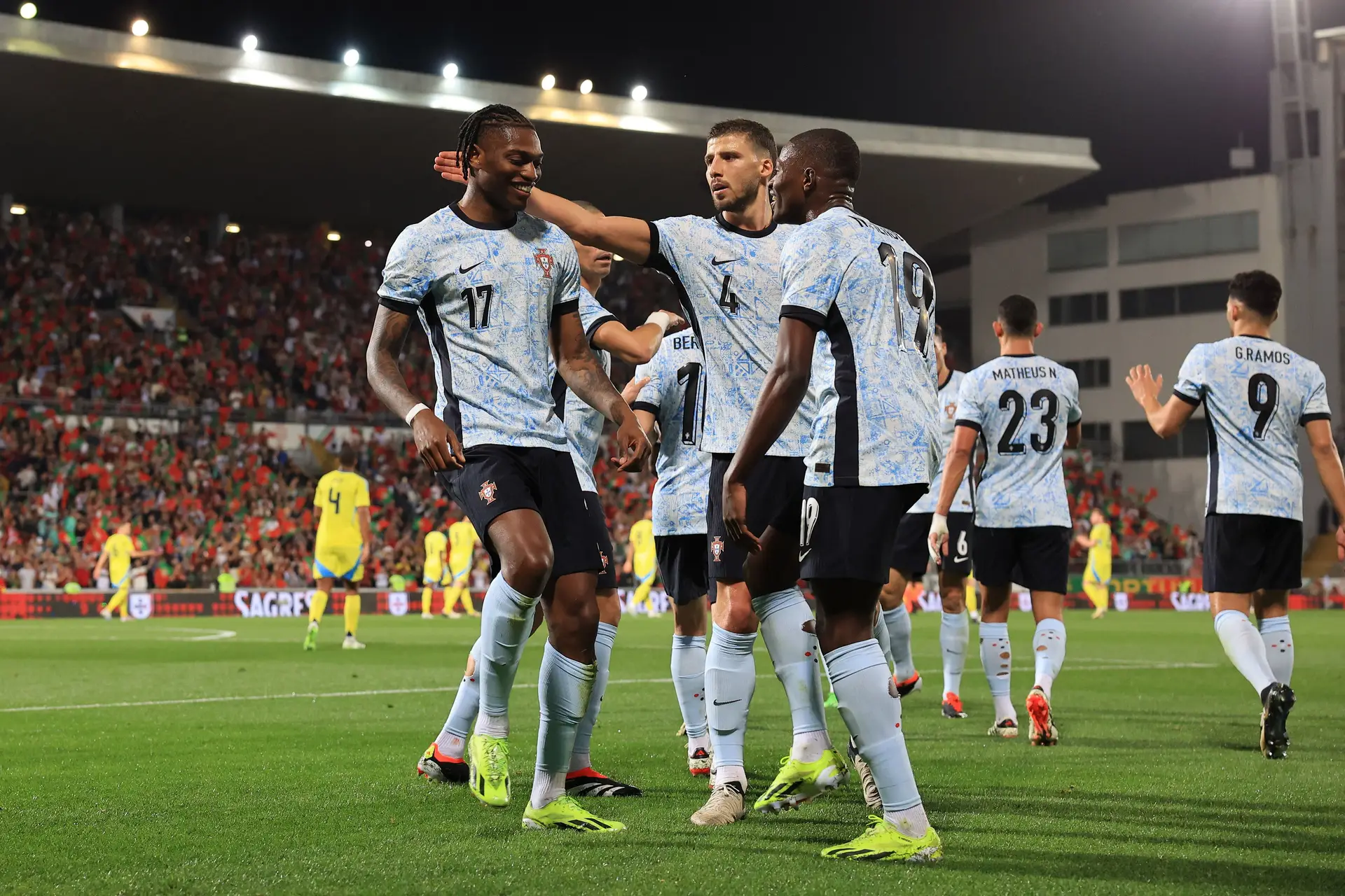 Portugal goleia a Suécia no primeiro encontro de preparação para o Euro