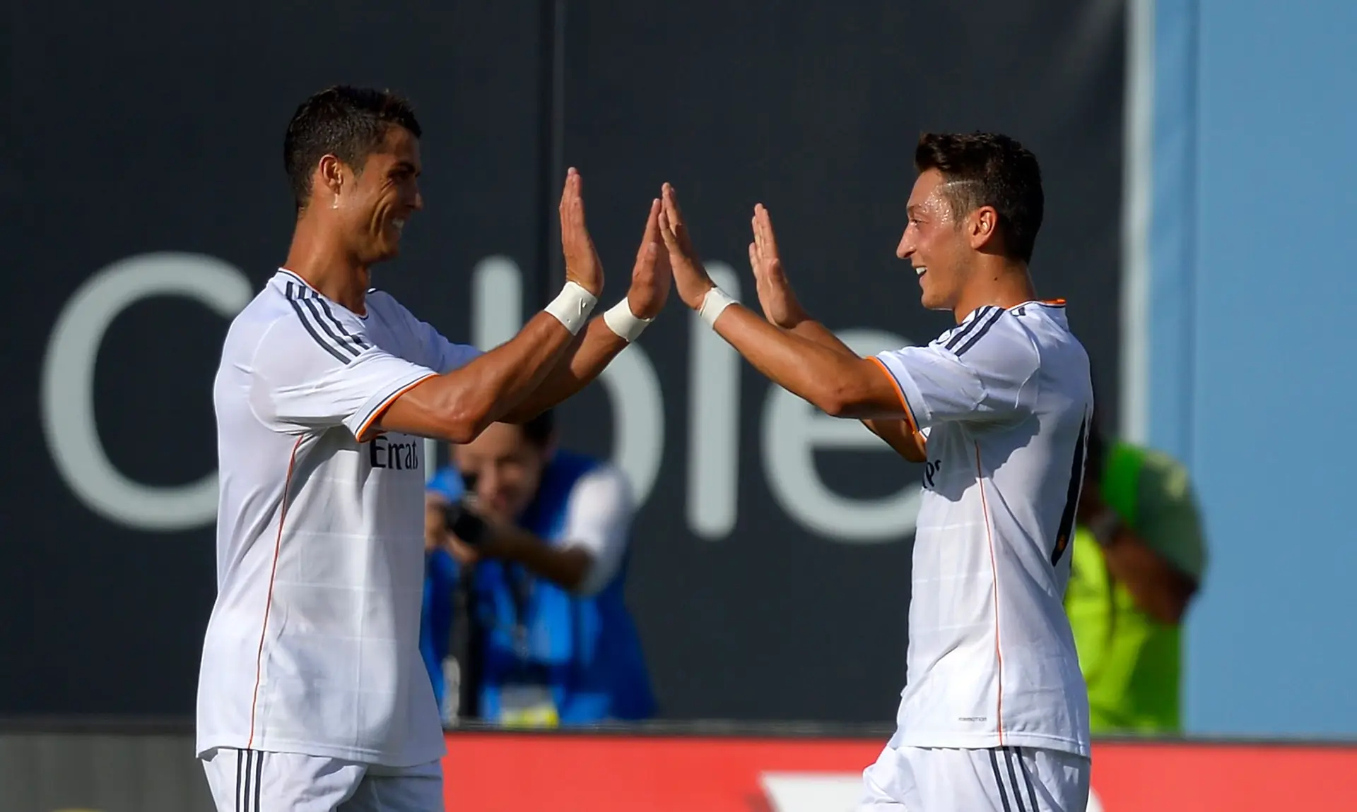 Cristiano Ronaldo e Mesut Ozil, em 2013, no Real Madrid