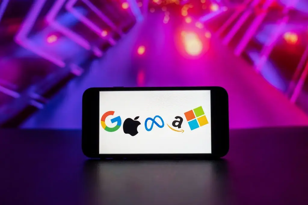 Bruxelas ameaça Google, Apple e Meta com sanções por alegada violação de nova lei da UE