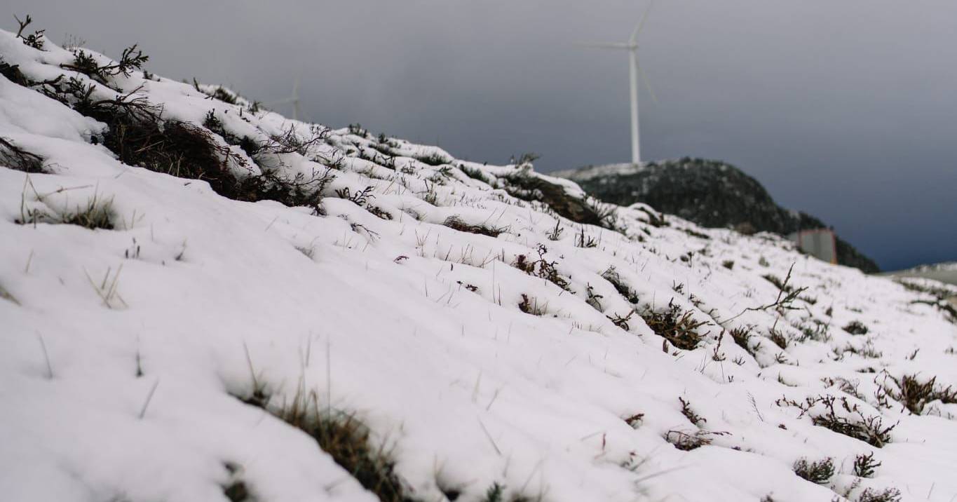 Neve corta estradas de acesso à Serra da Estrela
 #ÚltimasNotícias #Portugal