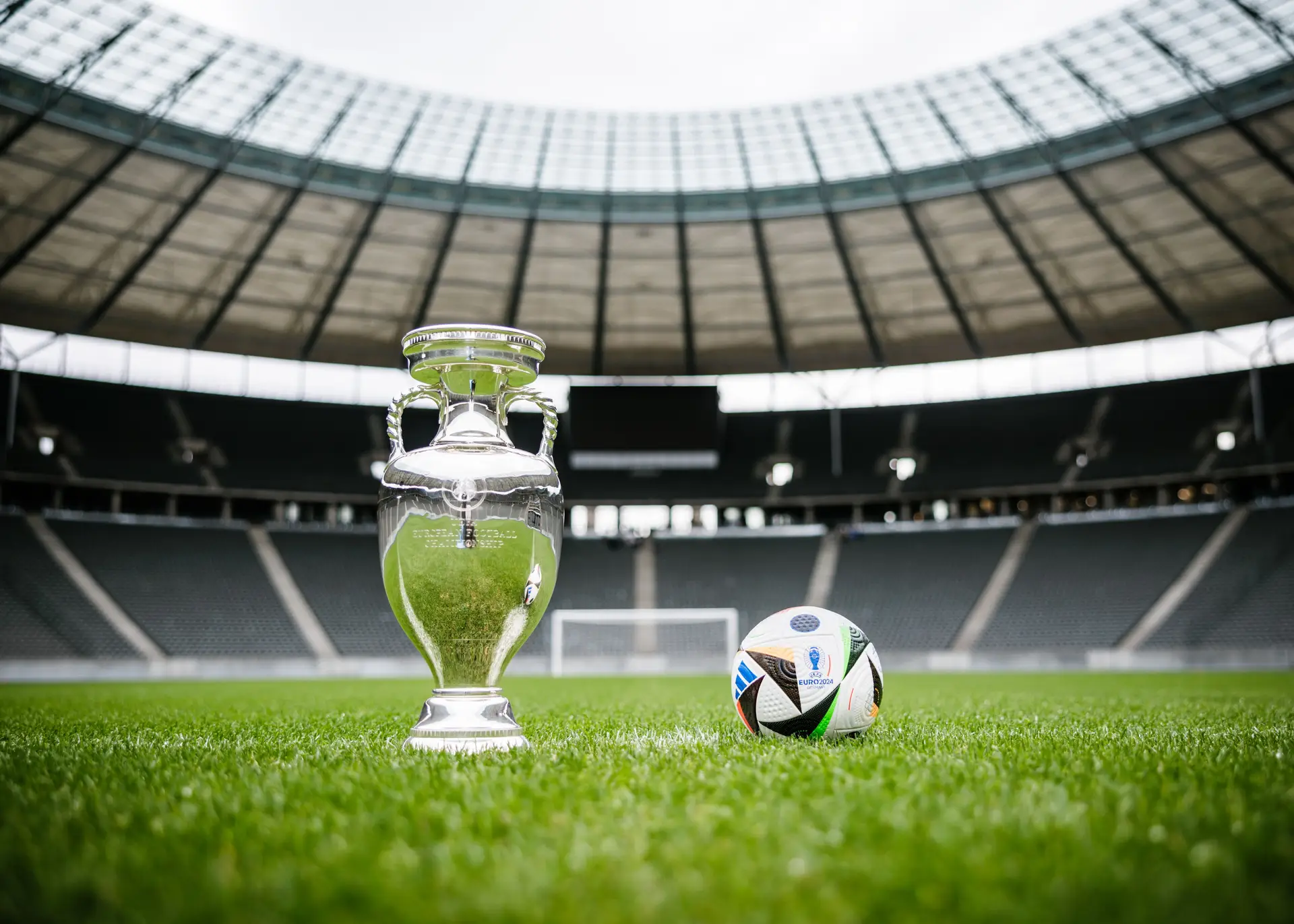 Euro 2024: Seleções podem inscrever até 26 futebolistas, boas notícias para Martínez