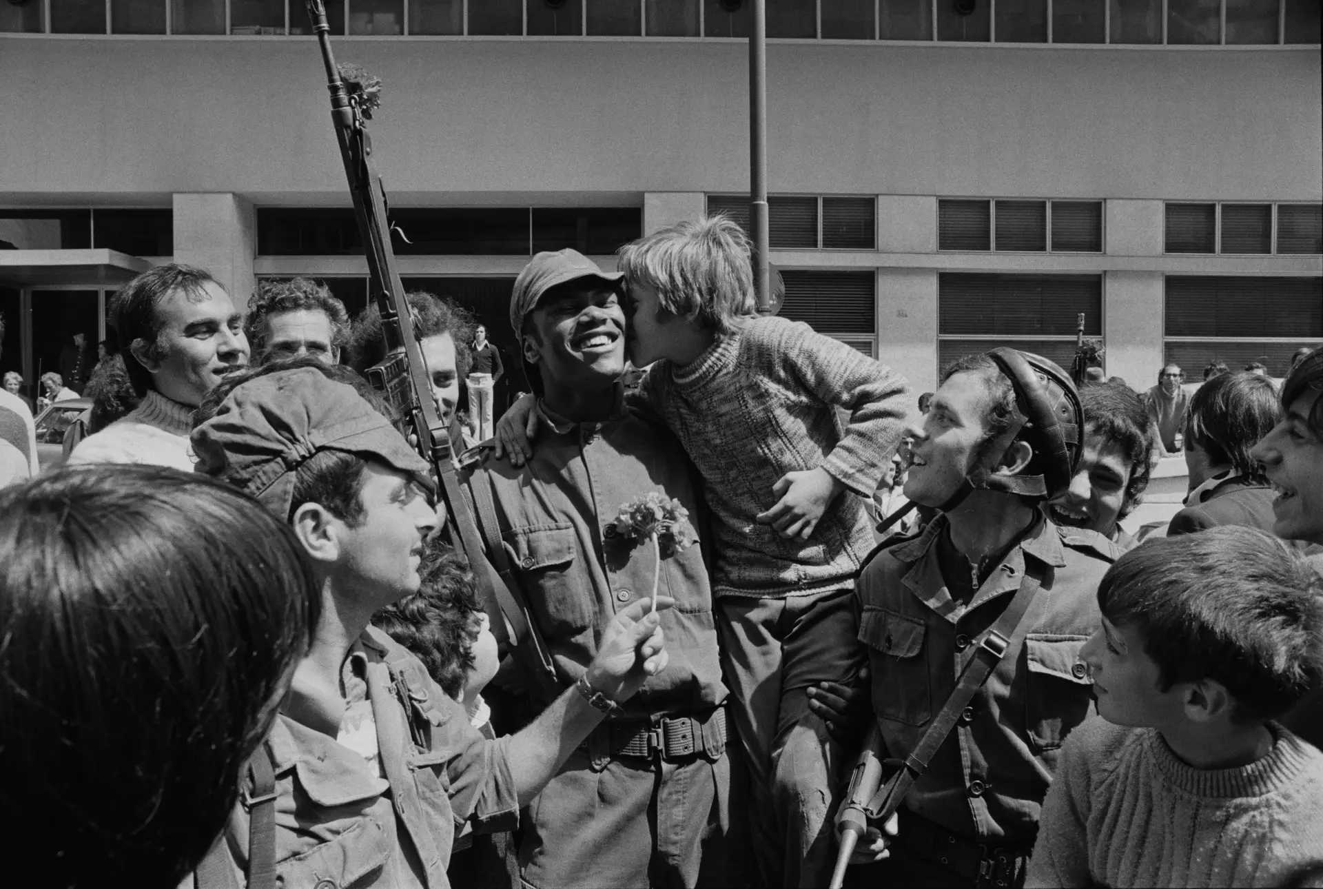 Portugal à beira da revolução: o contexto histórico que levou ao 25 de Abril de 1974
