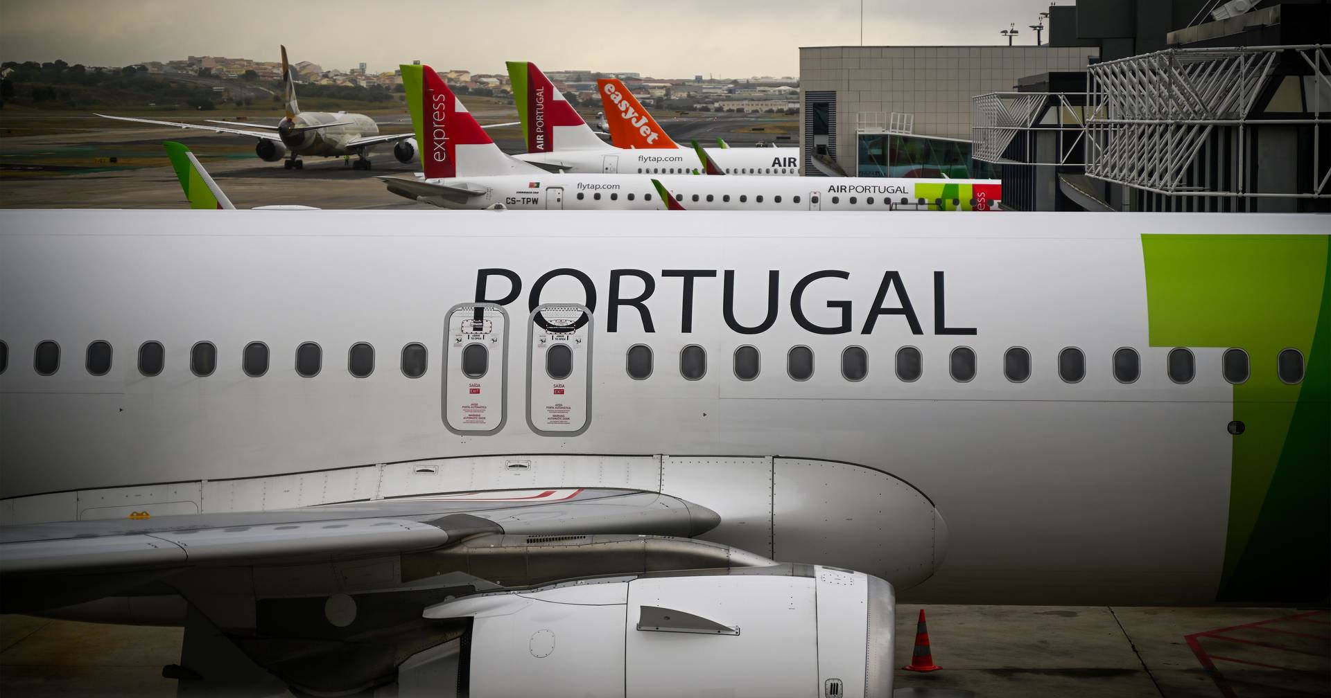 TAP agrava prejuízo para 99,2 milhões de euros no primeiro semestre ...