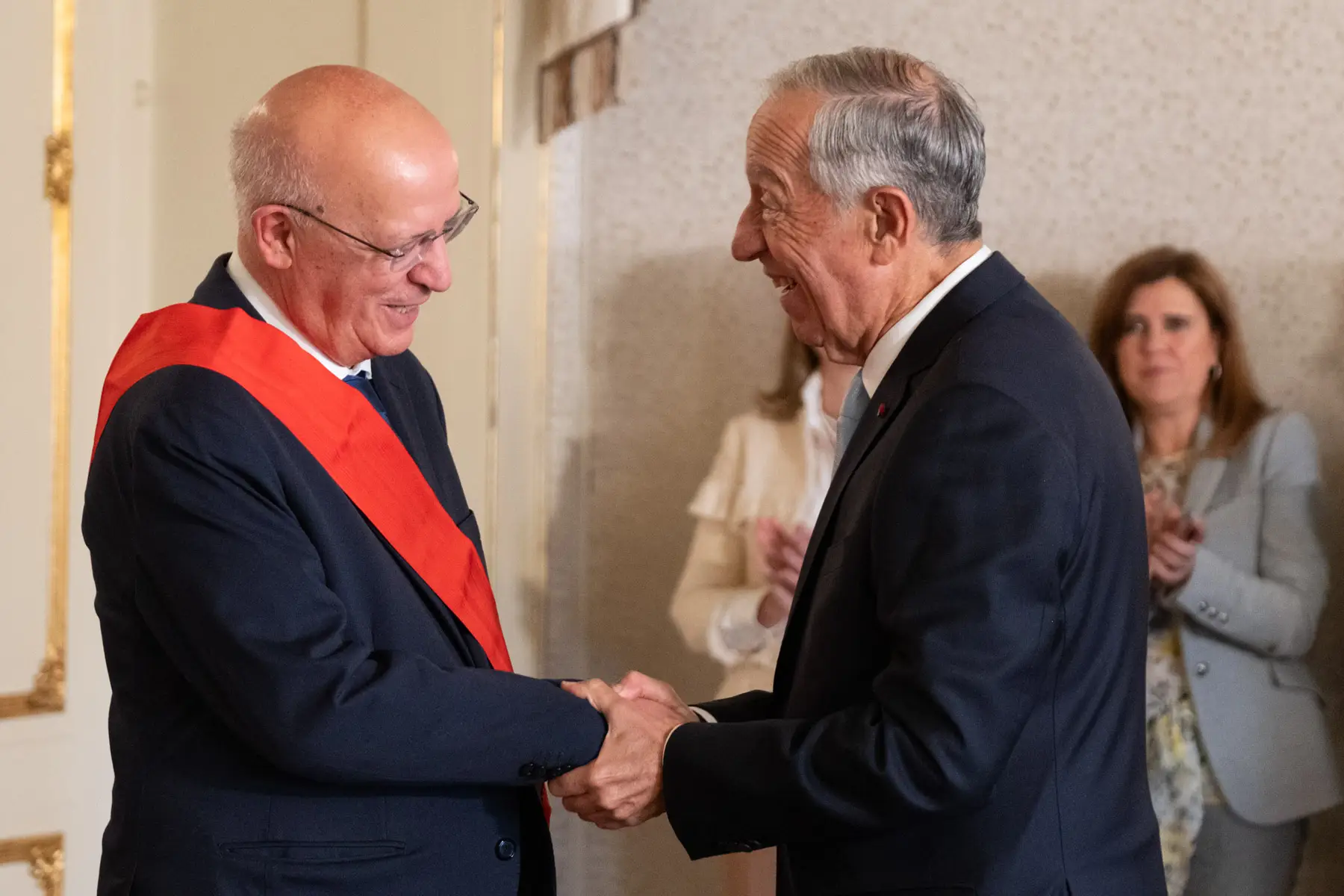 Presidente da República condecora Augusto Santos Silva