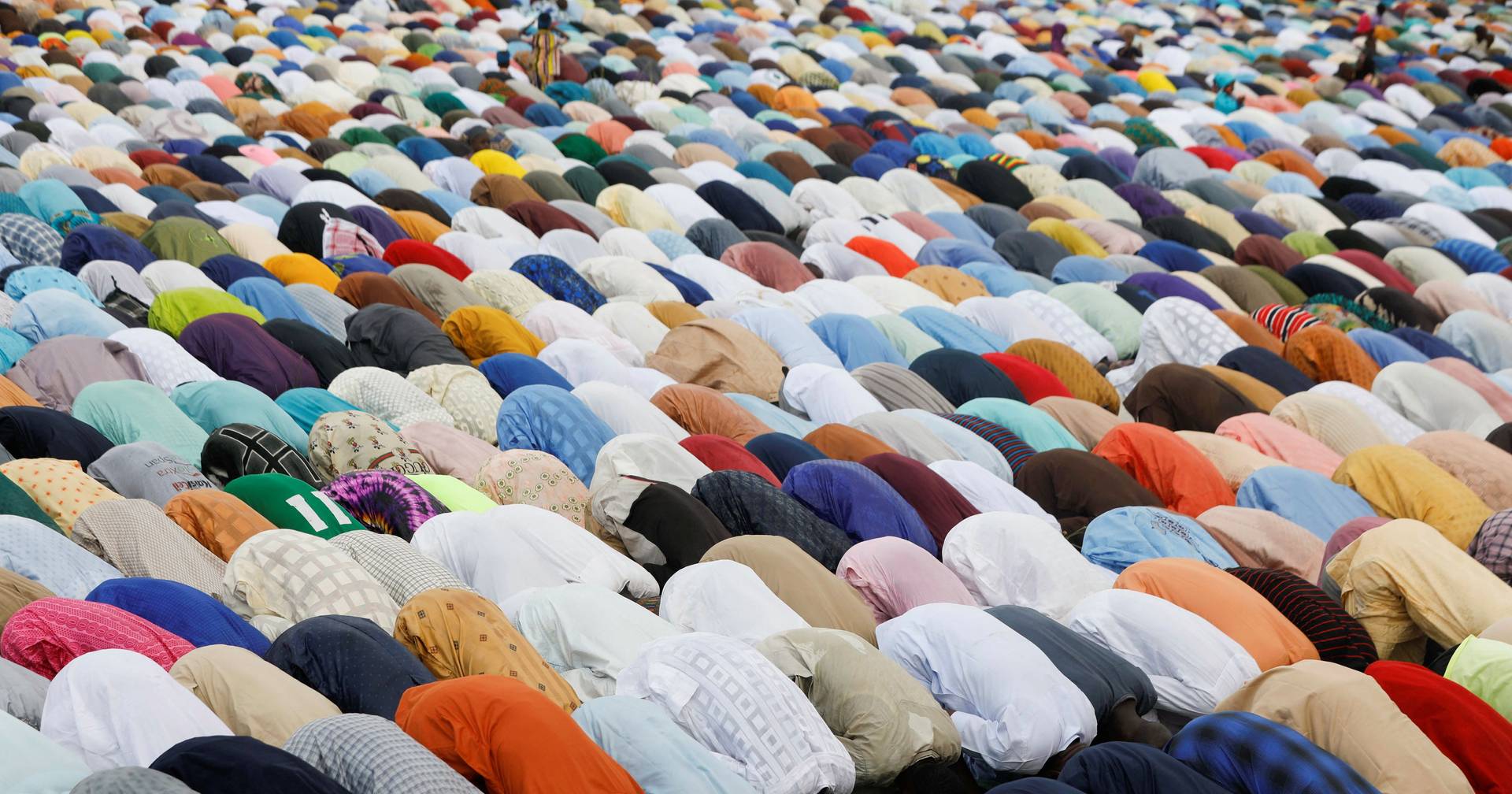 Muçulmanos celebram em Lisboa o fim do Ramadão - SIC Notícias