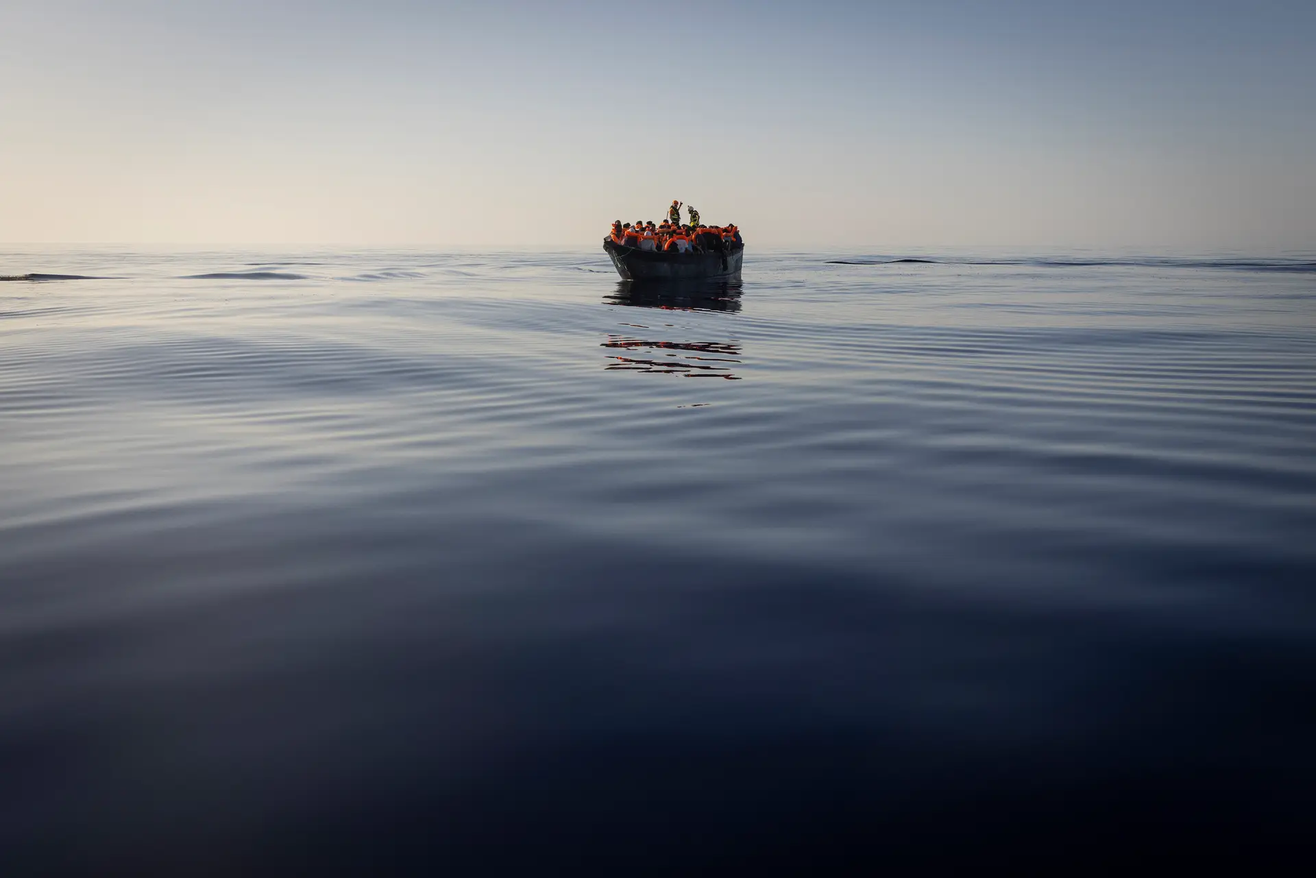 Mais de 100 migrantes resgatados ao largo das Canárias