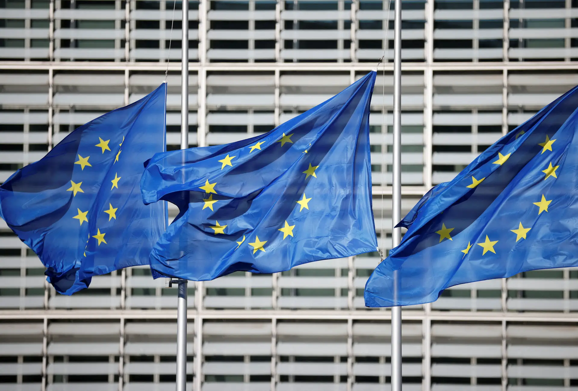 20 anos do "big bang": UE pondera abrir portas a novas adesões
